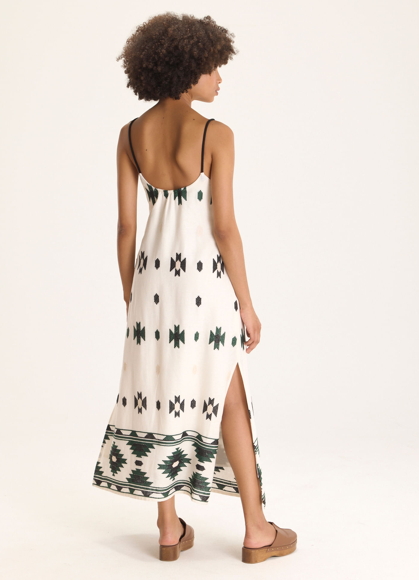 Vestido linho bordado boho