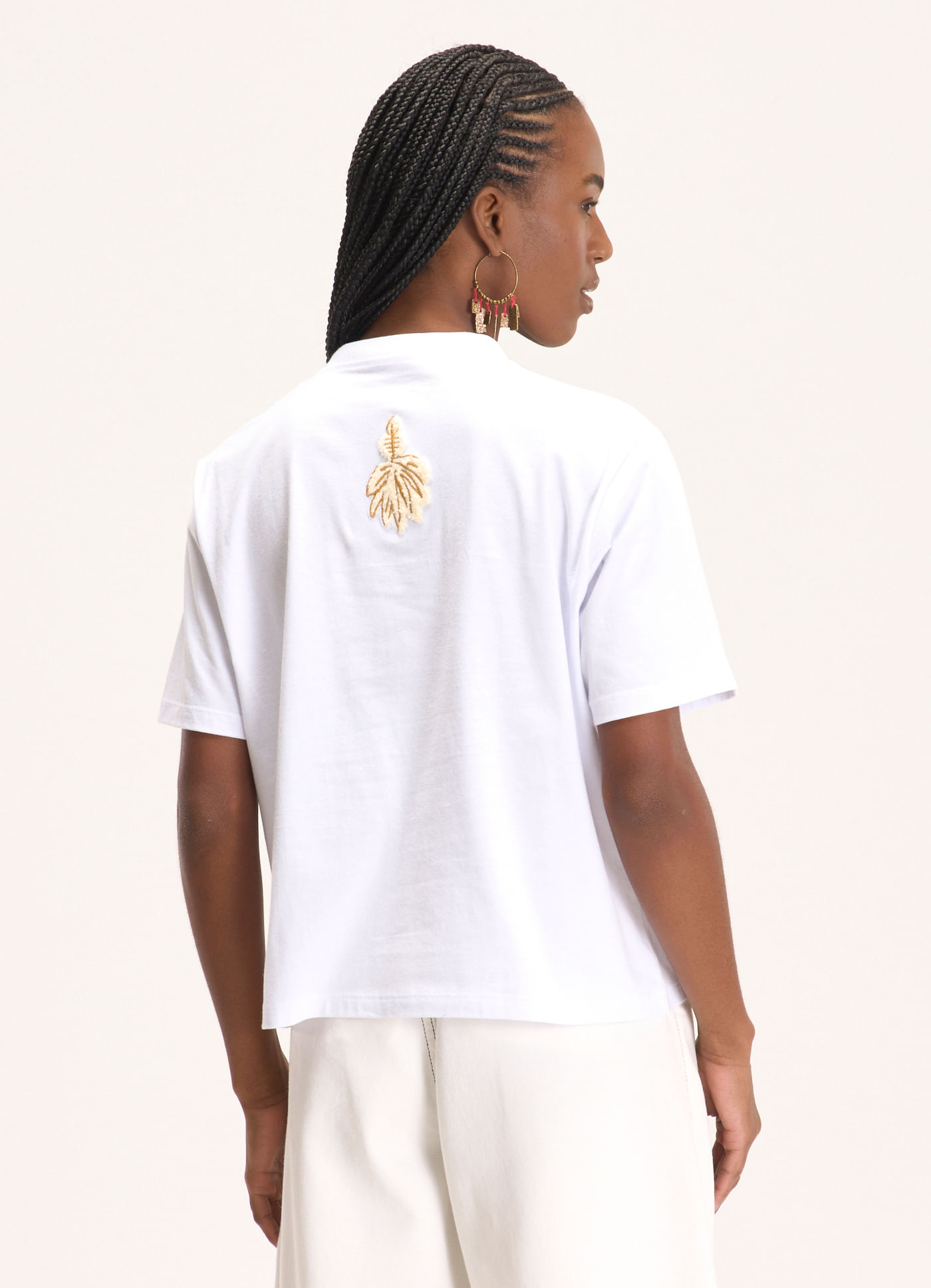 T-shirt box bordada ancestral branco