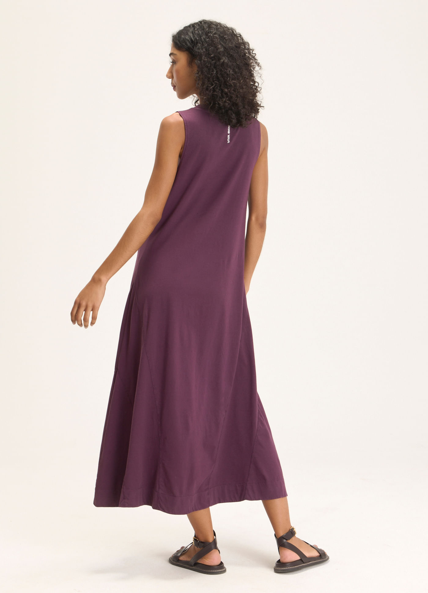 Vestido recortes gola v roxo