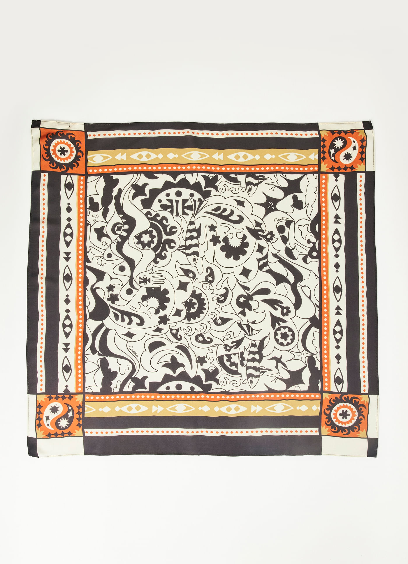 Lenço estampado devaneios