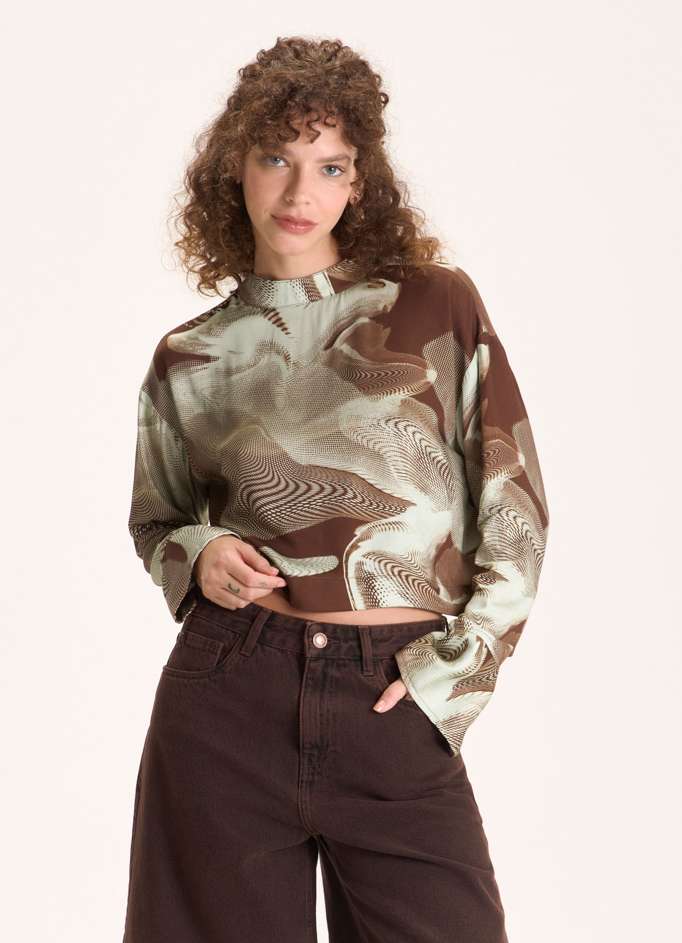 Blusa gola est distopia