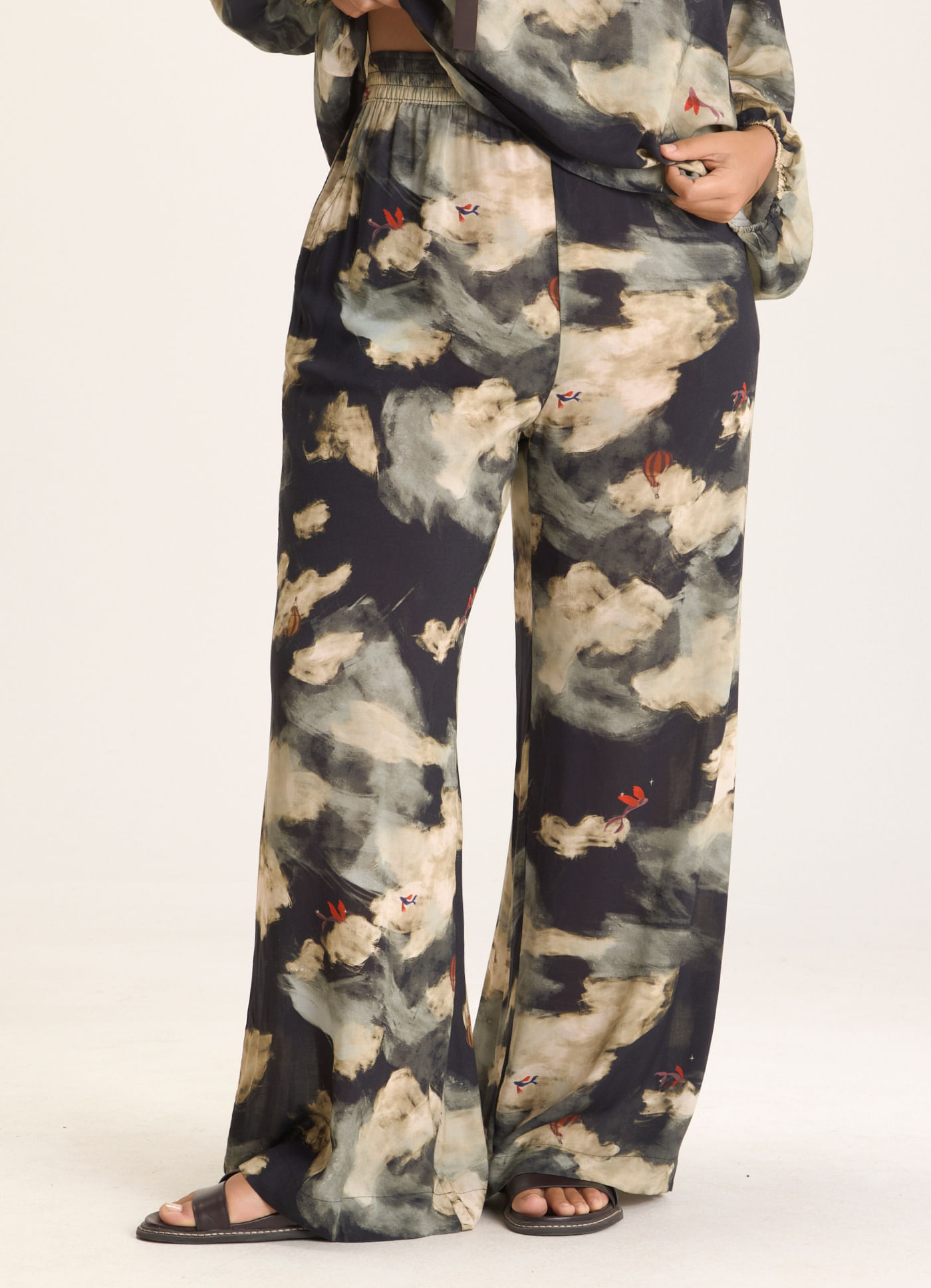 Calça estamapada sonho lúcido