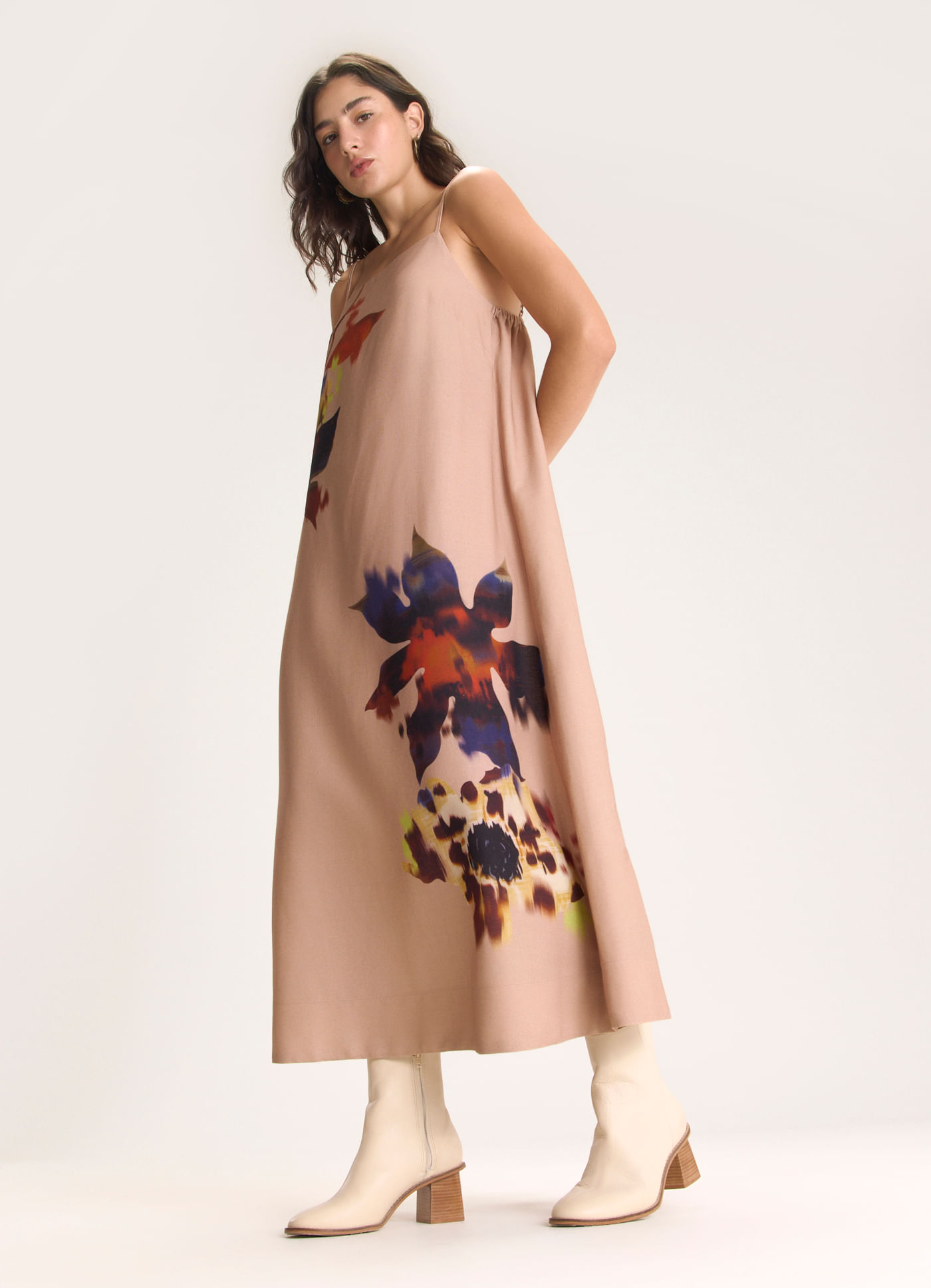 Vestido alcinha estampado jardim delírio