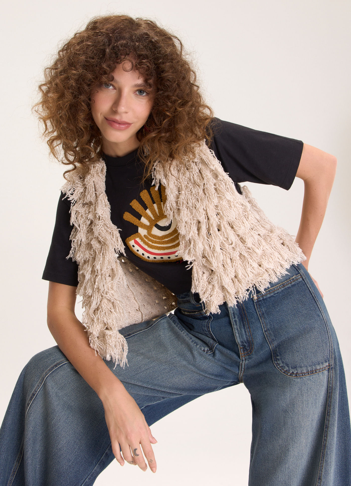 Colete tricô franjas areia