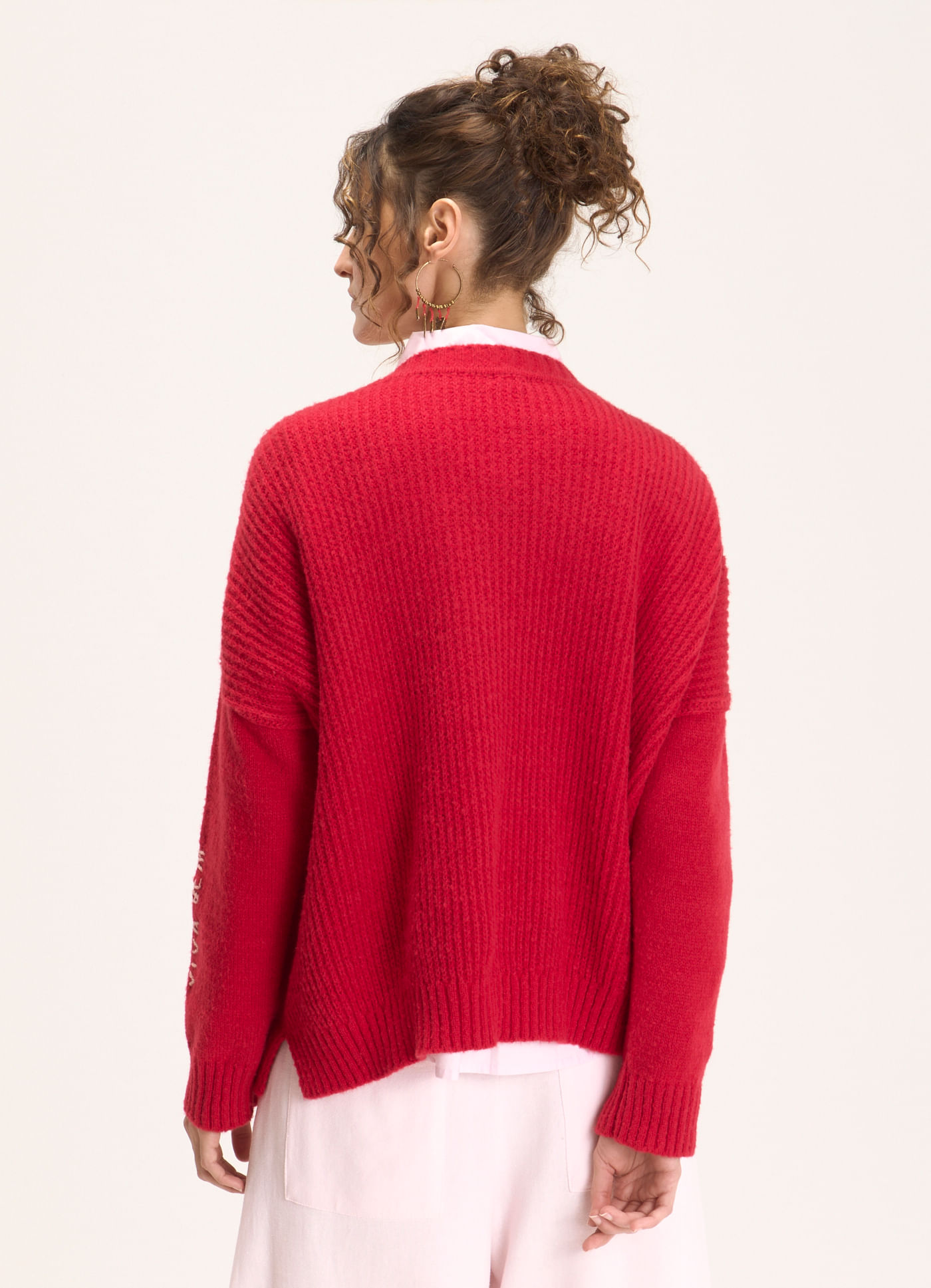 Pull tricô bordado olho cantão vermelho