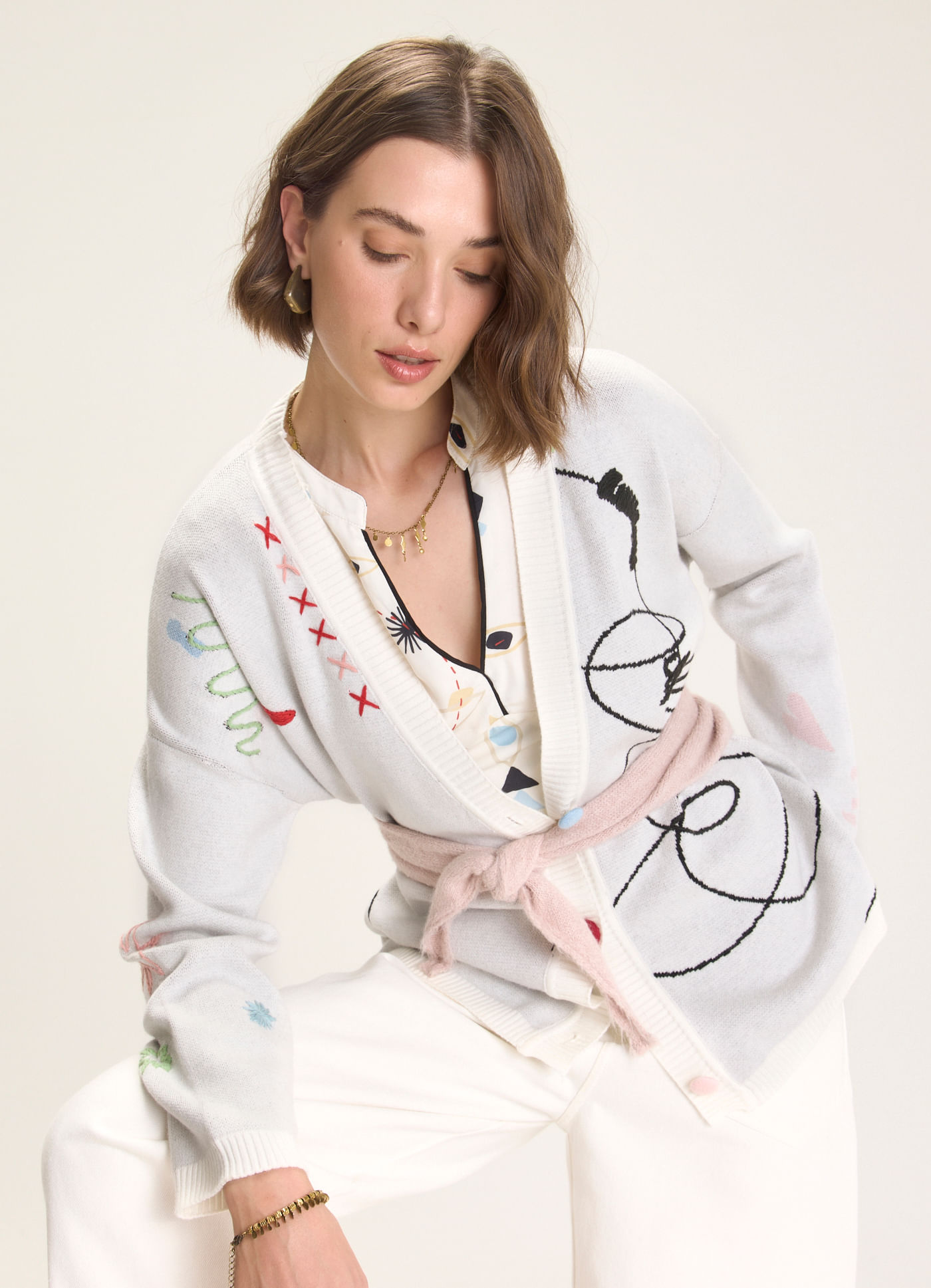 Cardigan tricô bordado devaneio areia