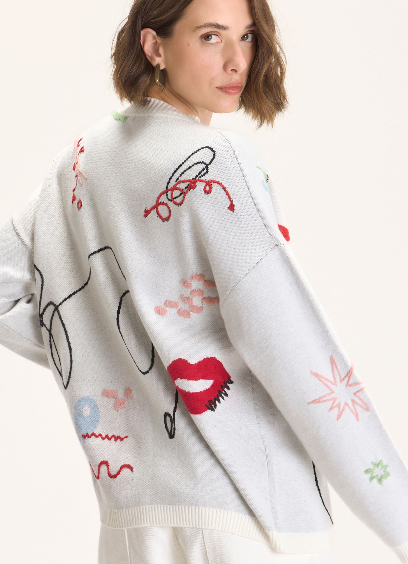 Cardigan tricô bordado devaneio areia