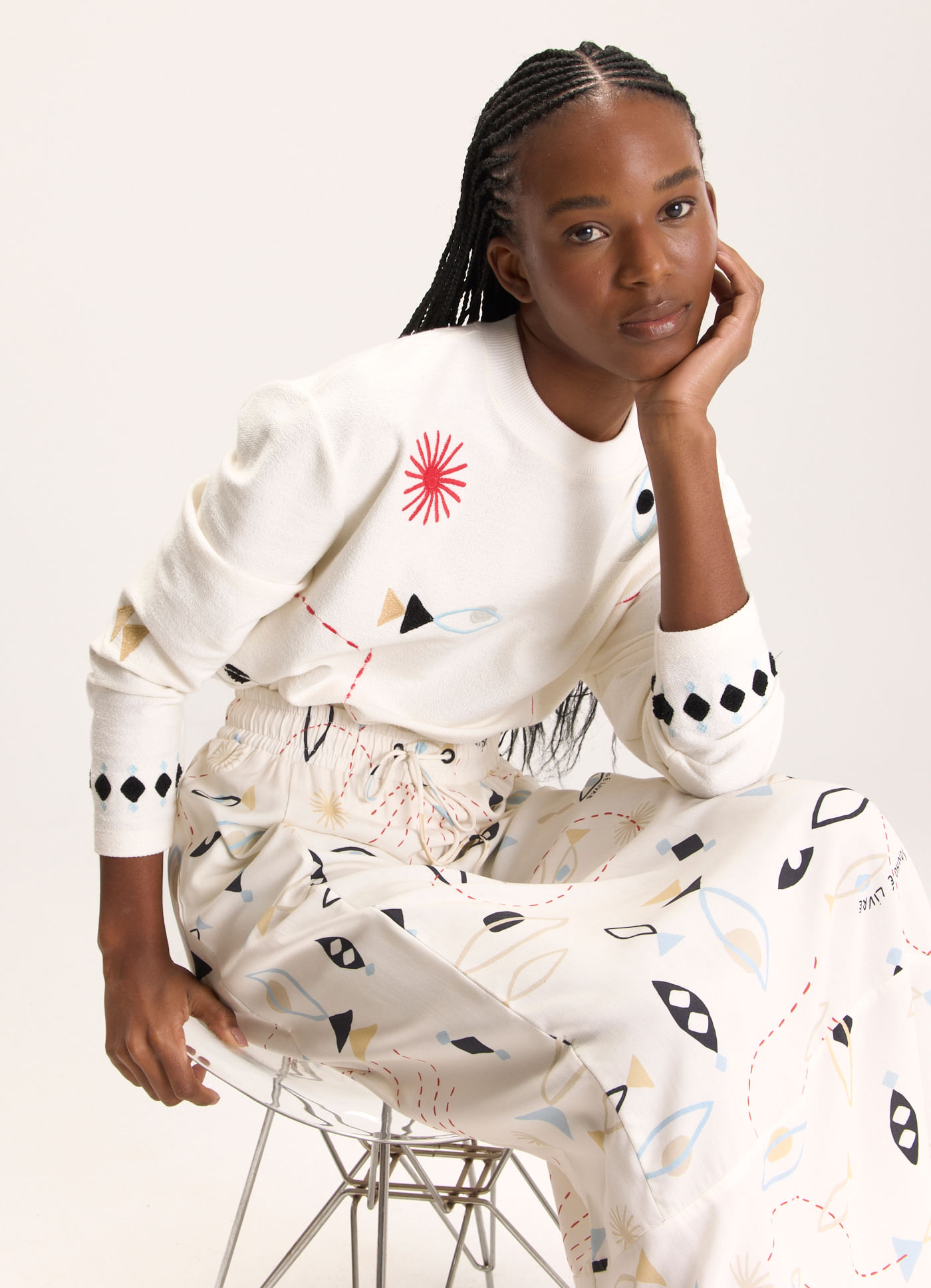 Pull moletom bordado olho de peixe off white