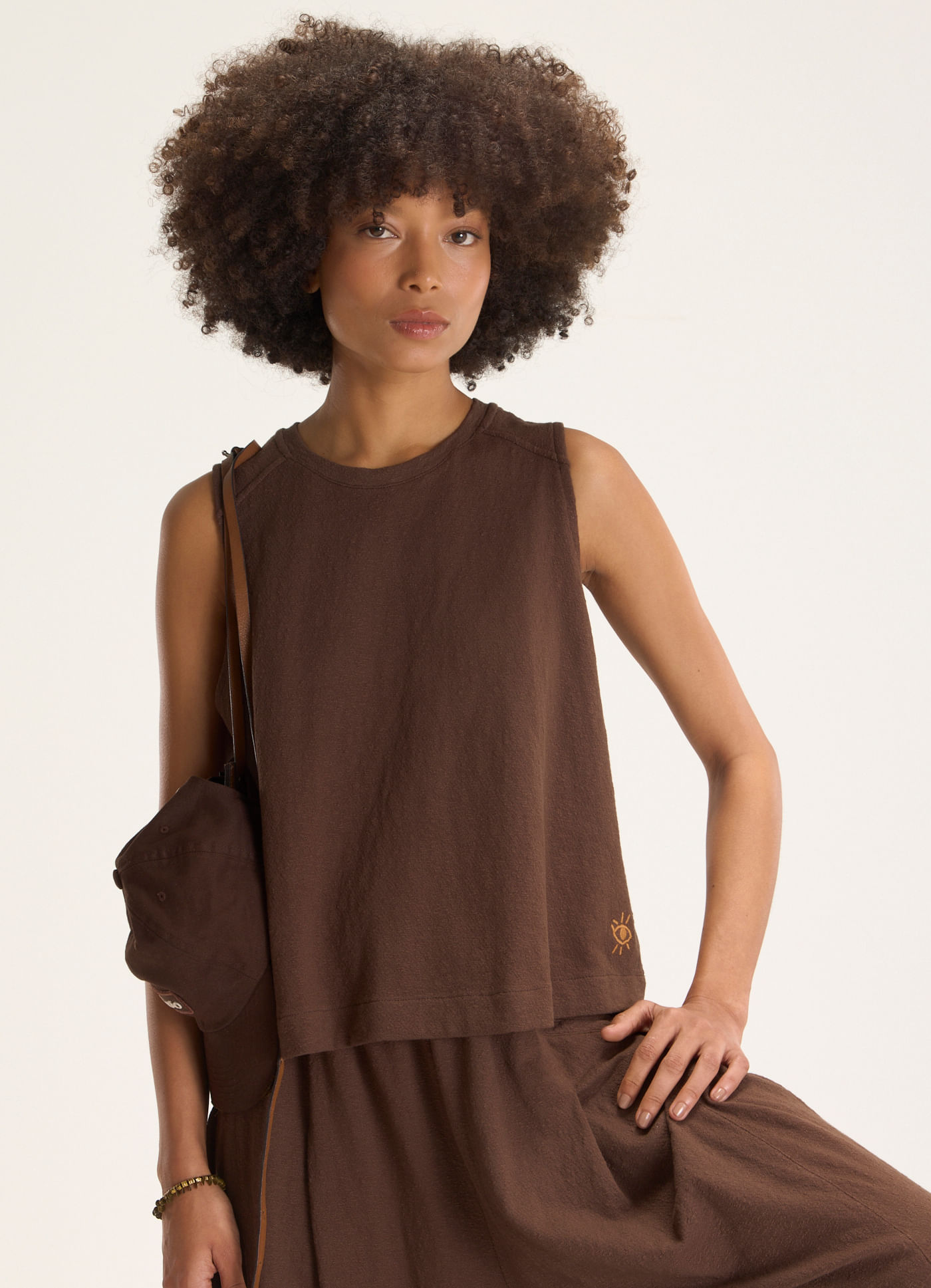 Blusa prega malha crepe flame marrom