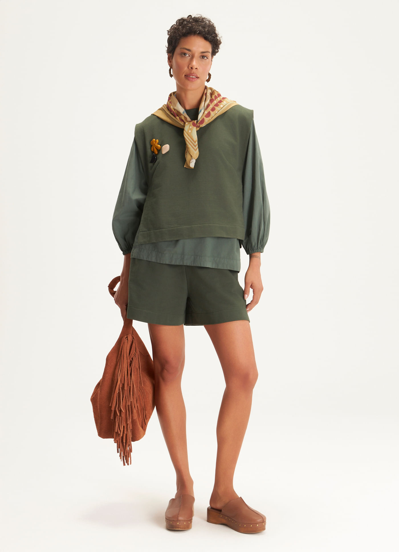 Bermuda moletinho retilínea verde escuro