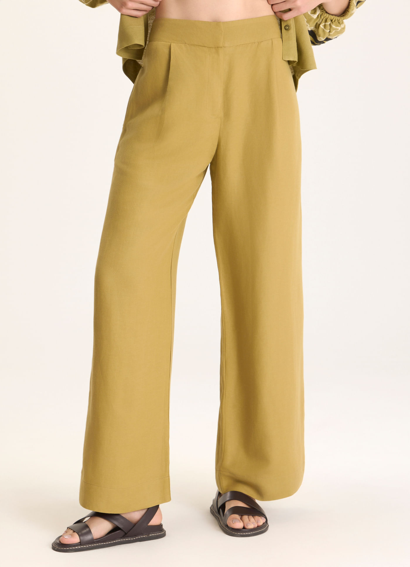 Calça alfaiataria linho cambraia caqui