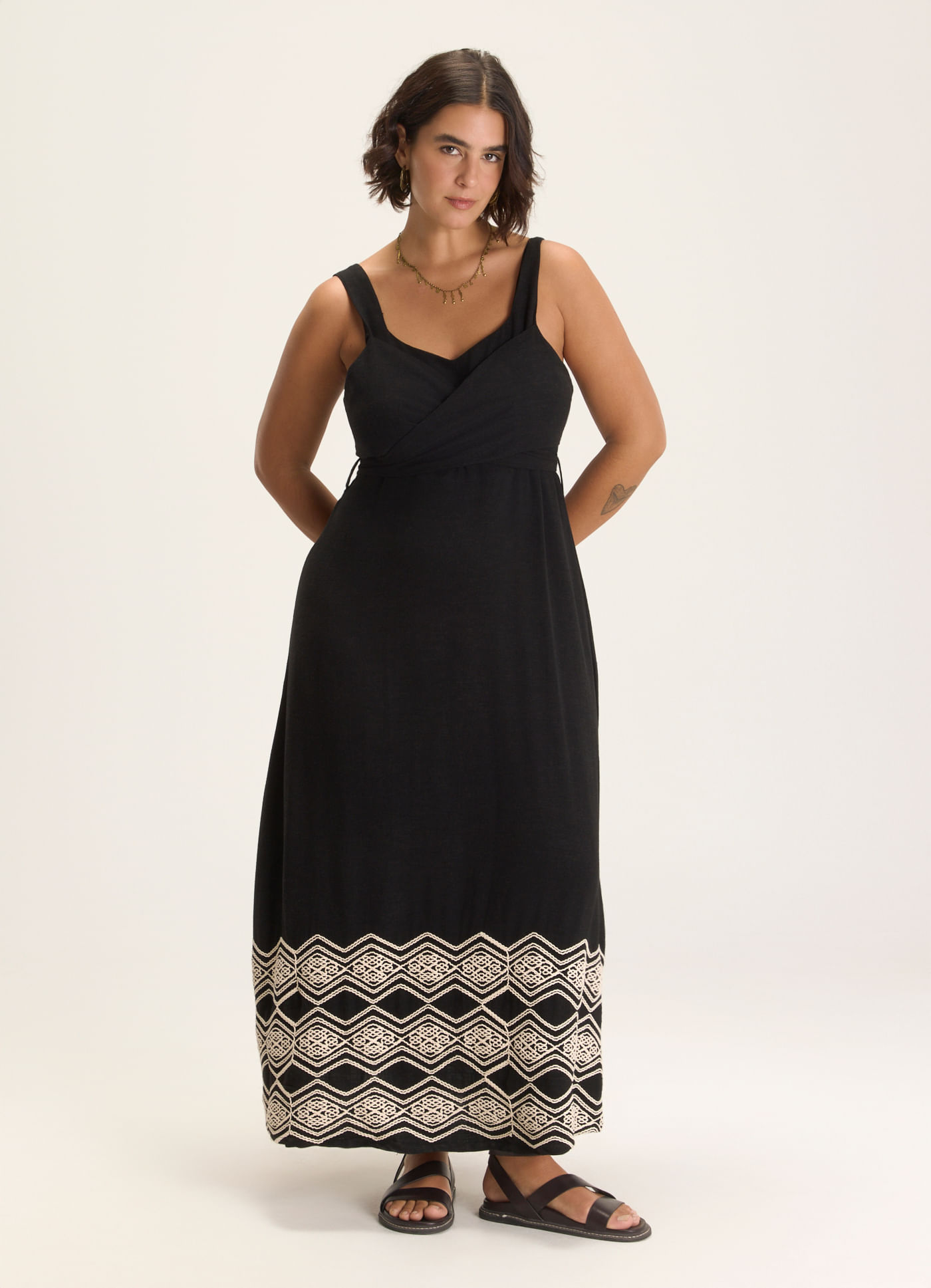 Vestido alca linho bordado frenezi