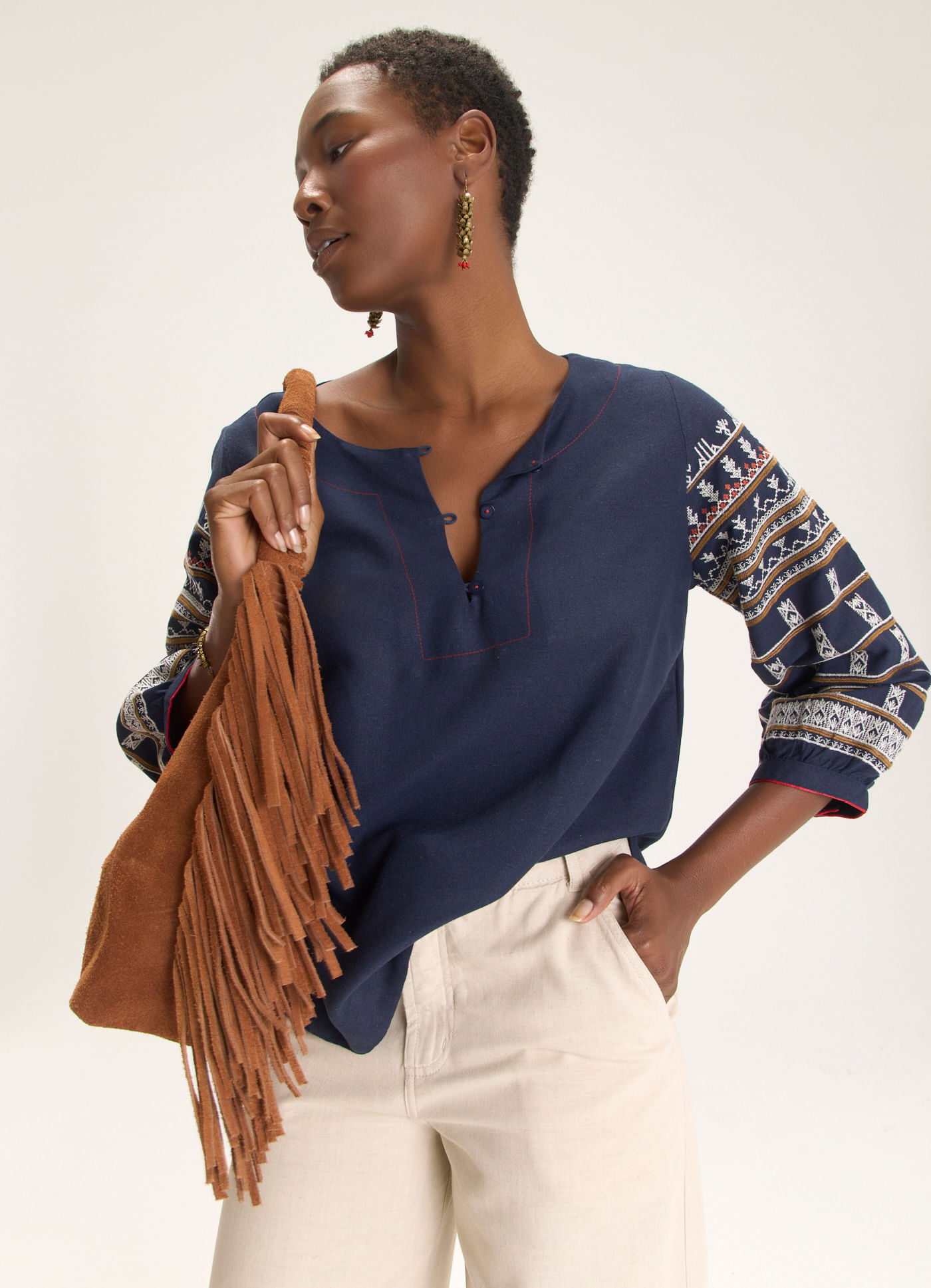 Bata linho bordado étnico