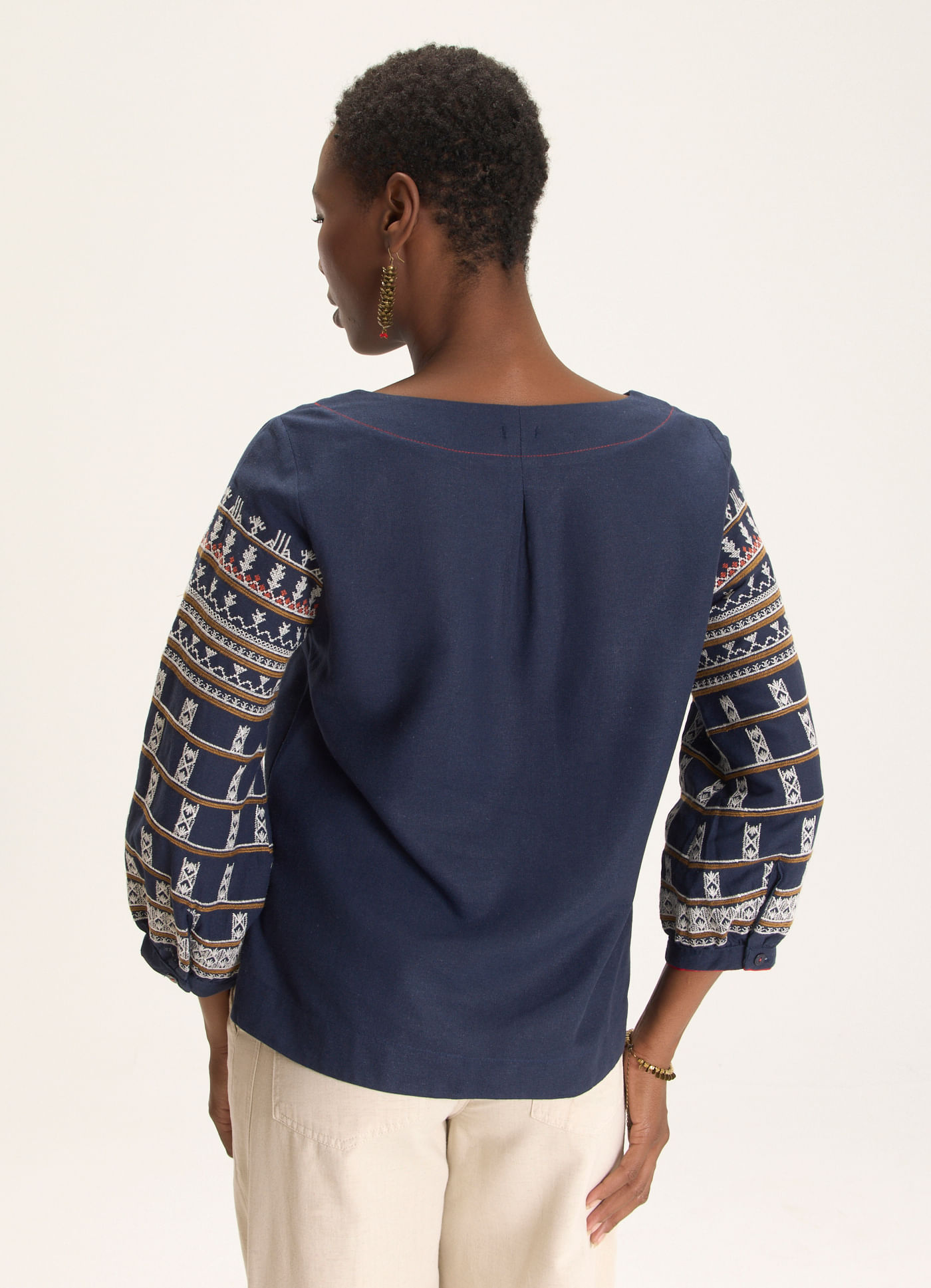 Bata linho bordado étnico