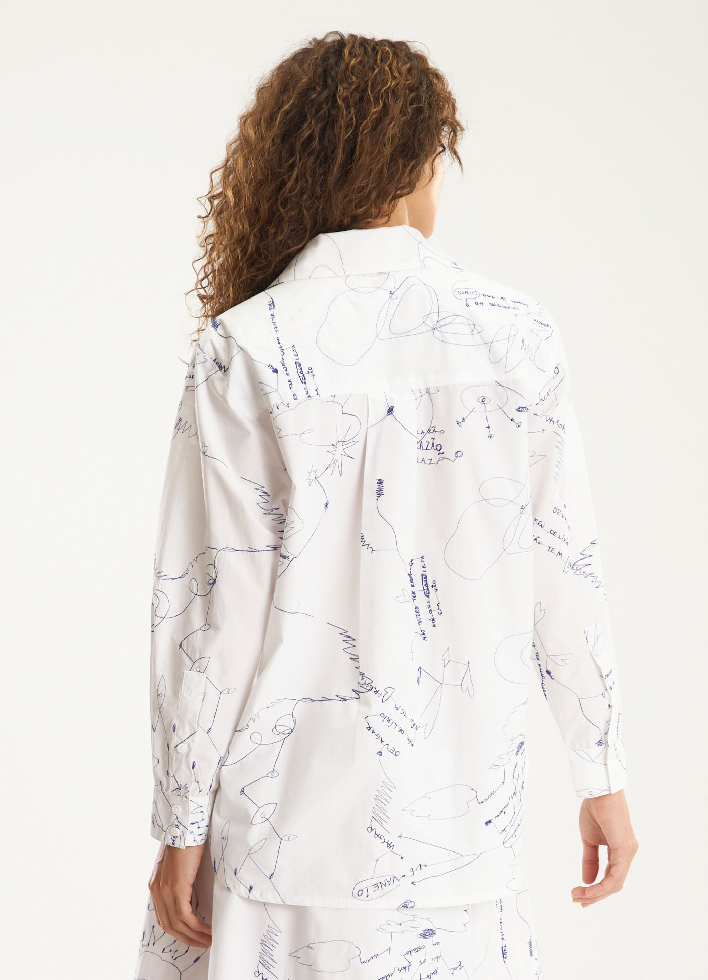 Camisa maxi algodão bordado rabiscos