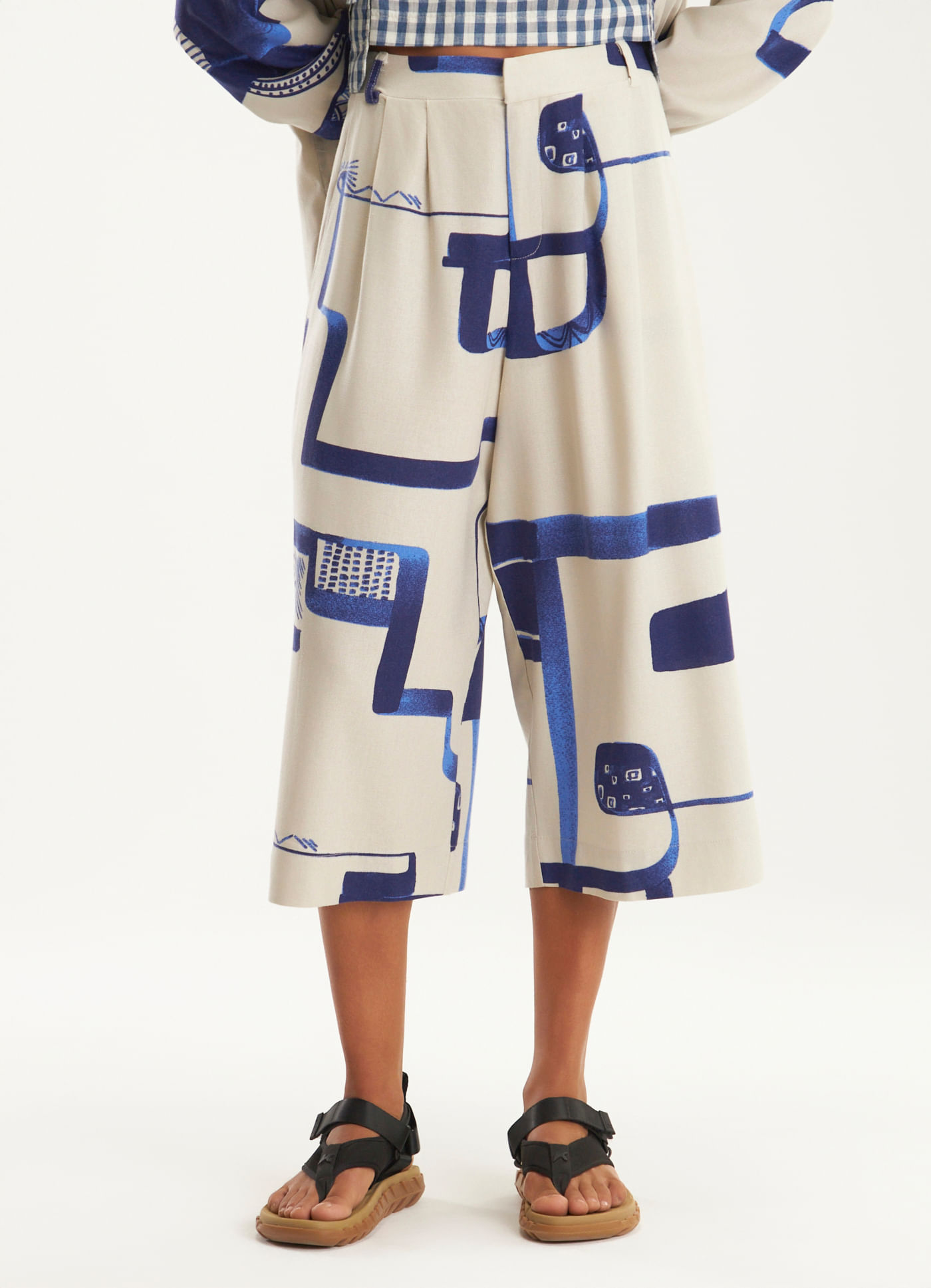 Calça corsário estampada quebra cabeça