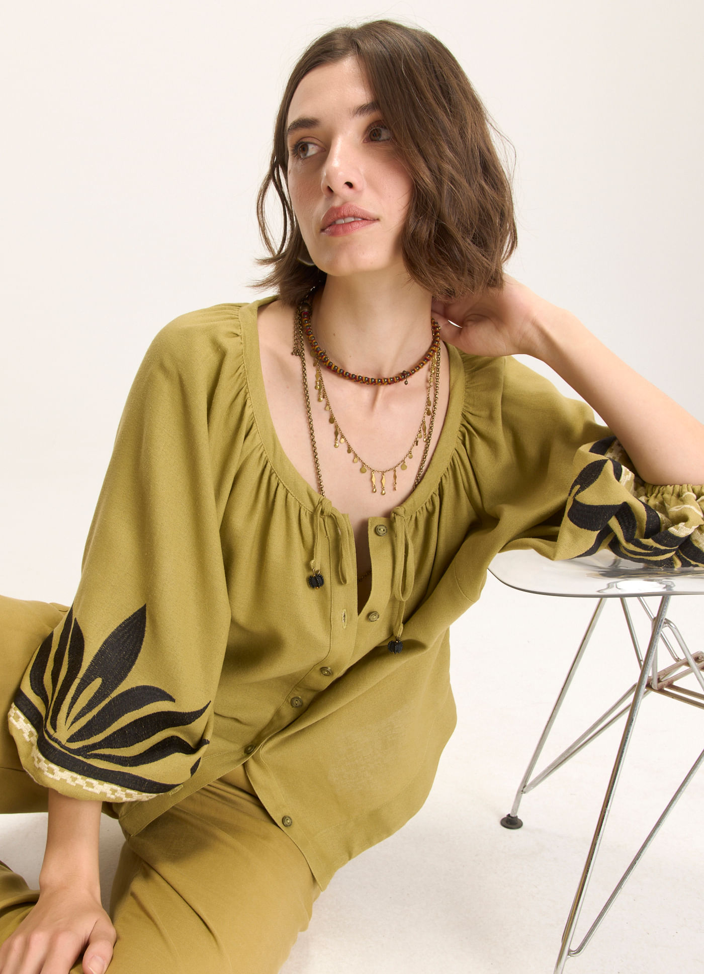 Bata linho bordado delírio