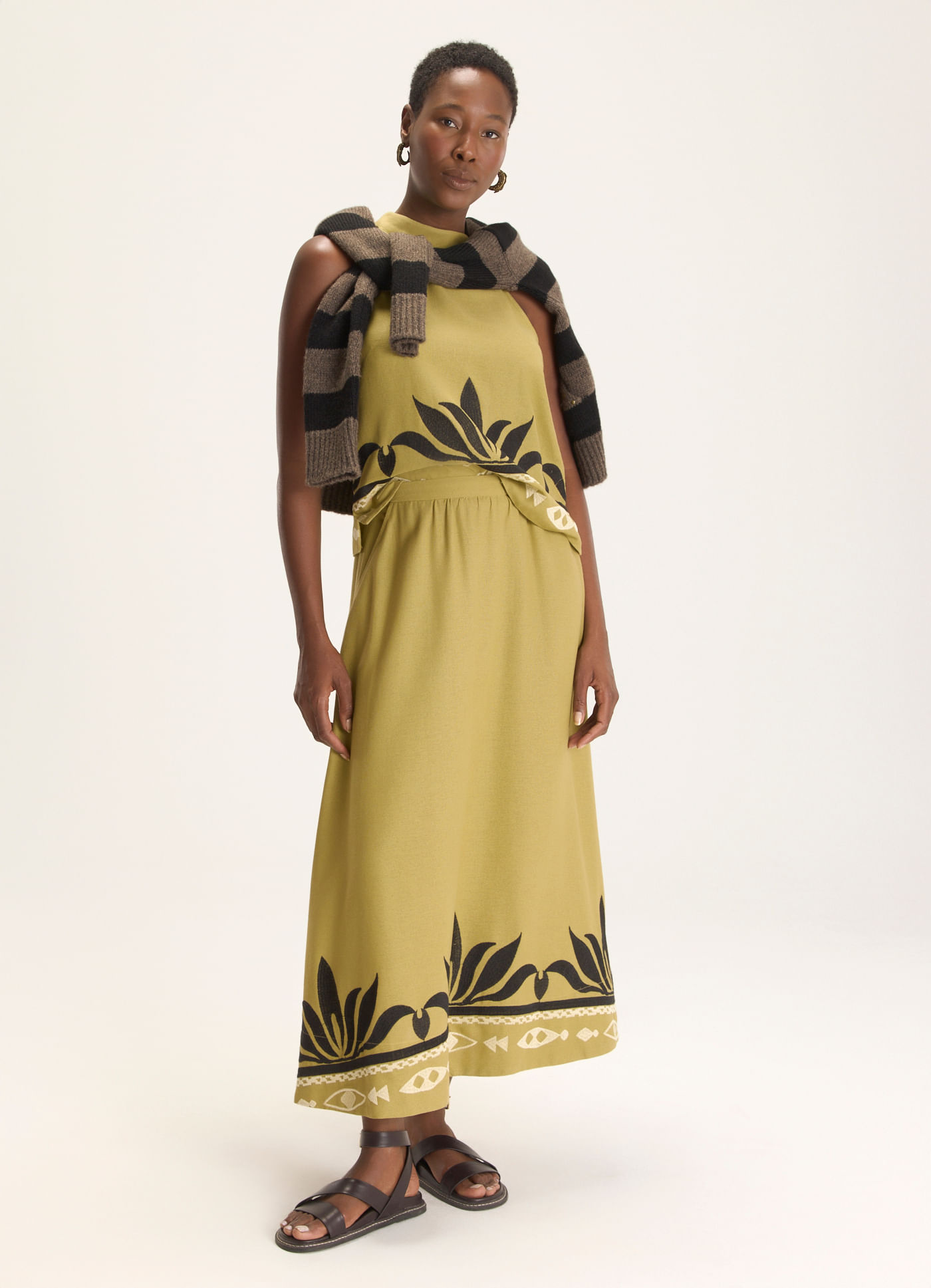 Saia linho bordado delírio