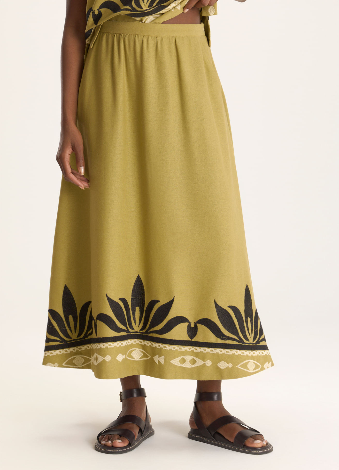 Saia linho bordado delírio