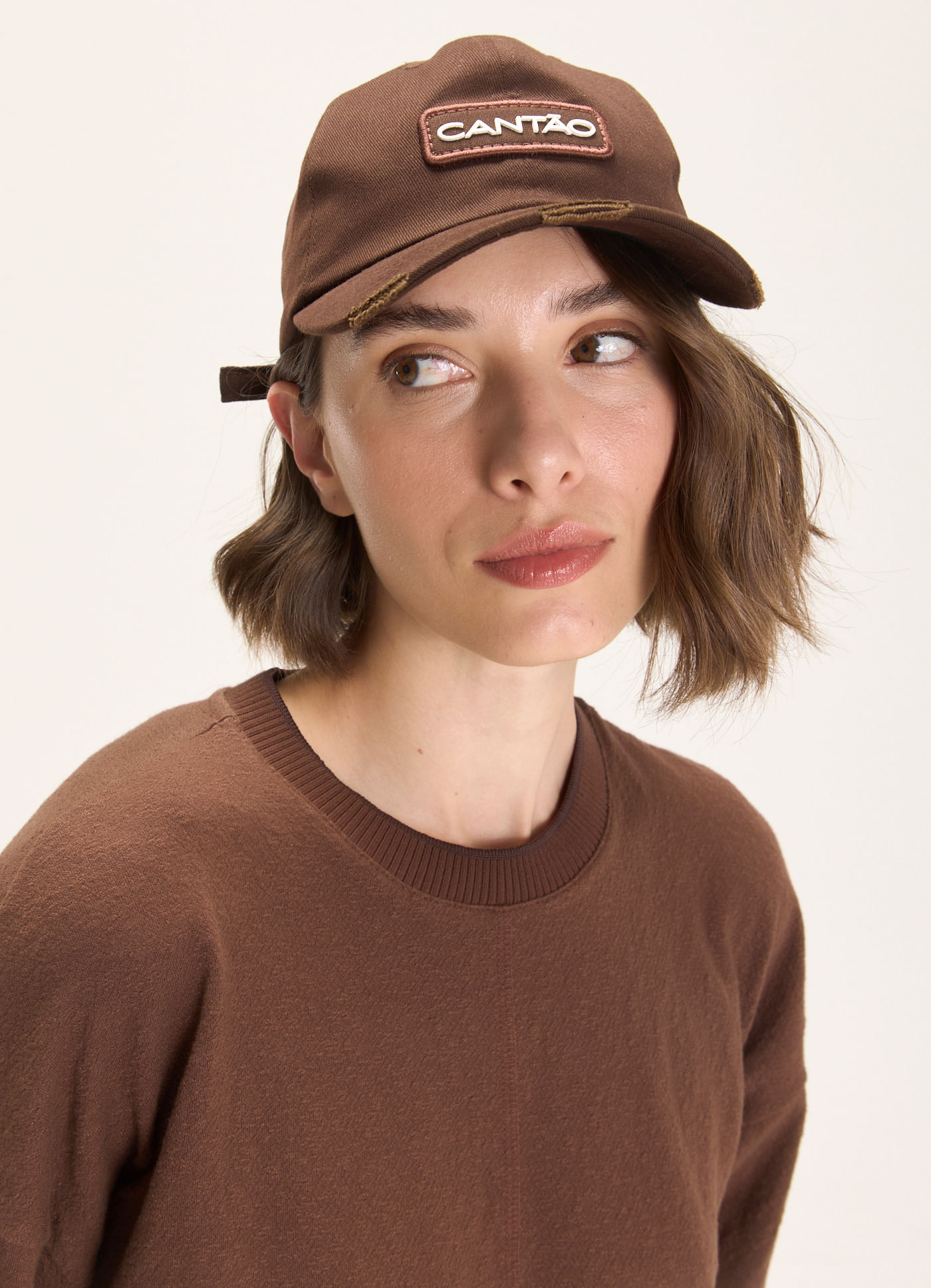 Bone viva bem marrom