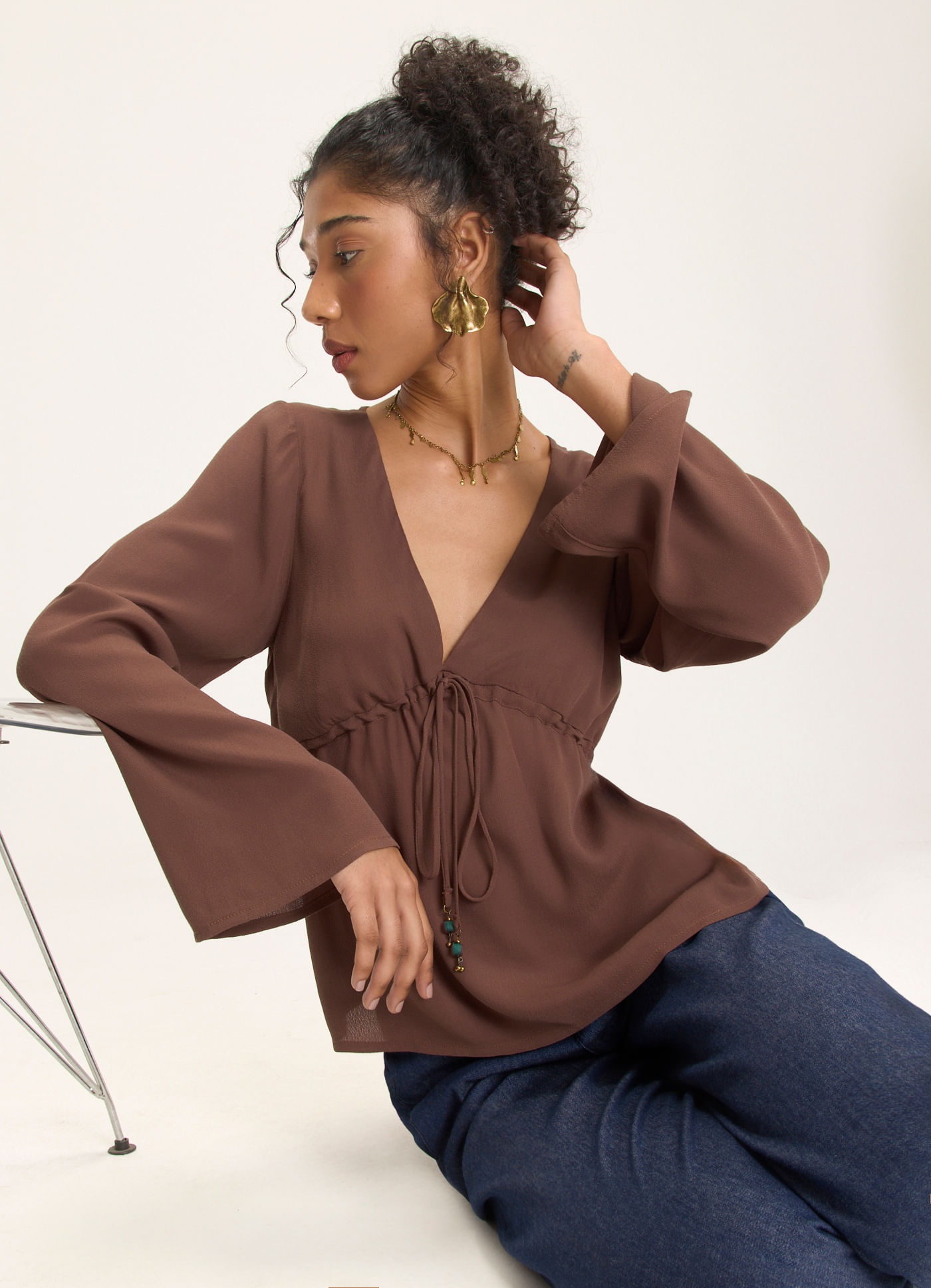 Blusa amarrção crepe leve marrom