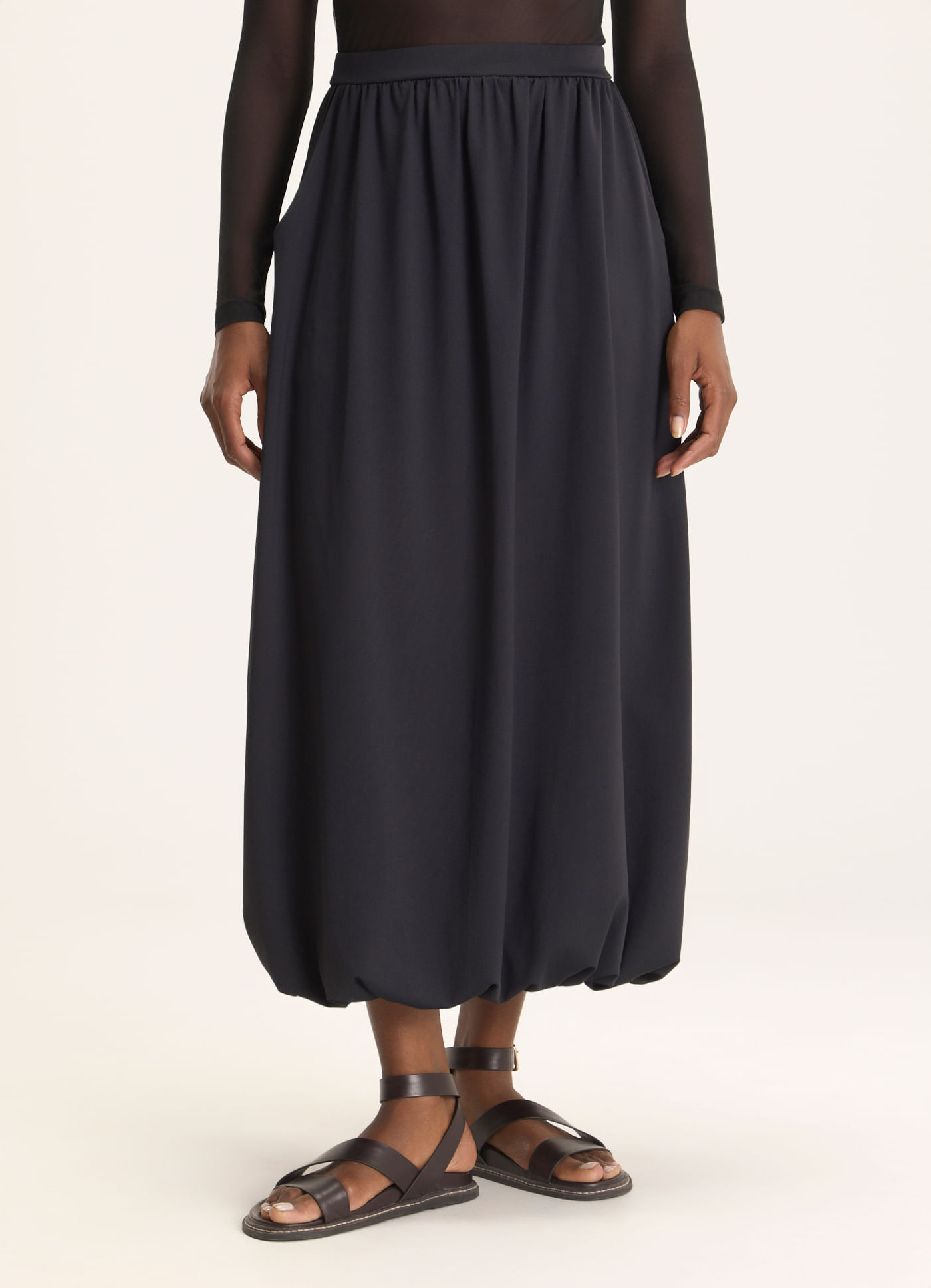 Saia malha balonê preto