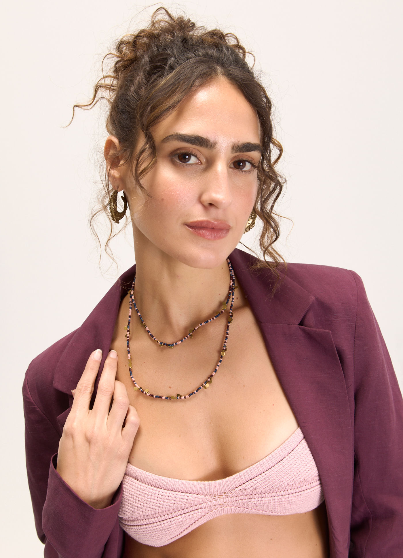 Colar miçangas medalhas