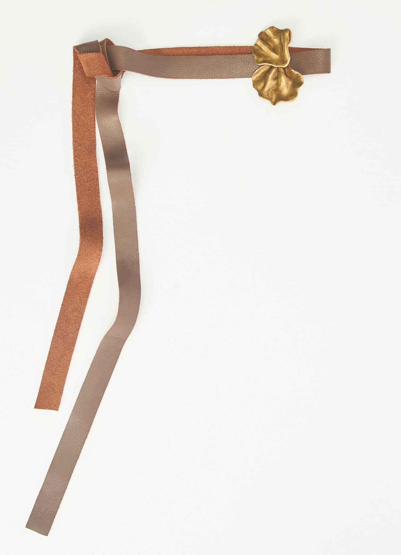 Colar couro metal etérea