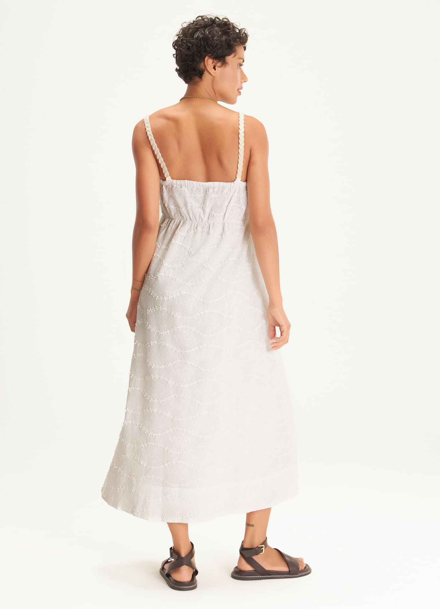 Vestido voil bordado relevo branco
