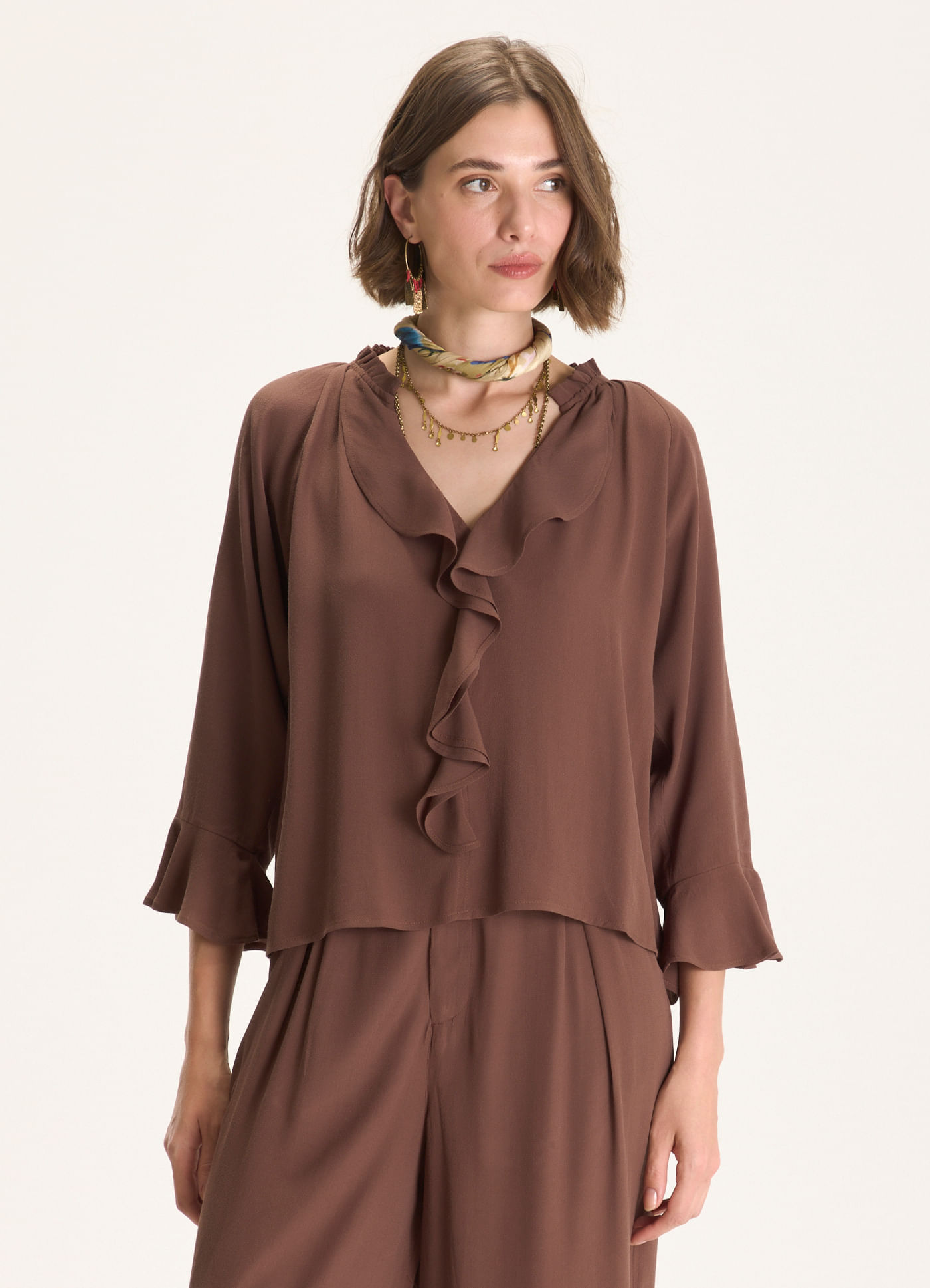 Bata crepe leve marrom