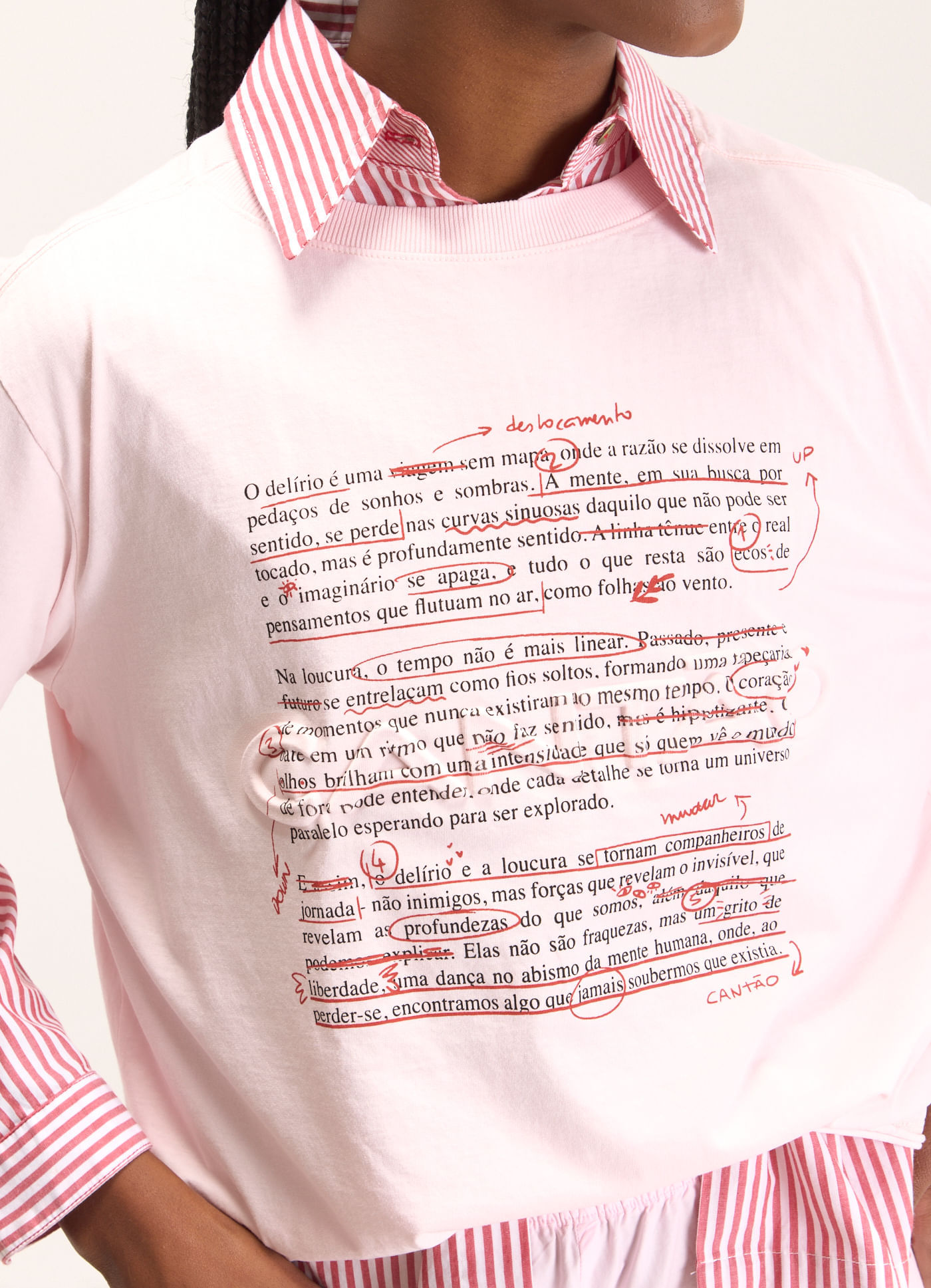 T-shirt box deslocamento rosa