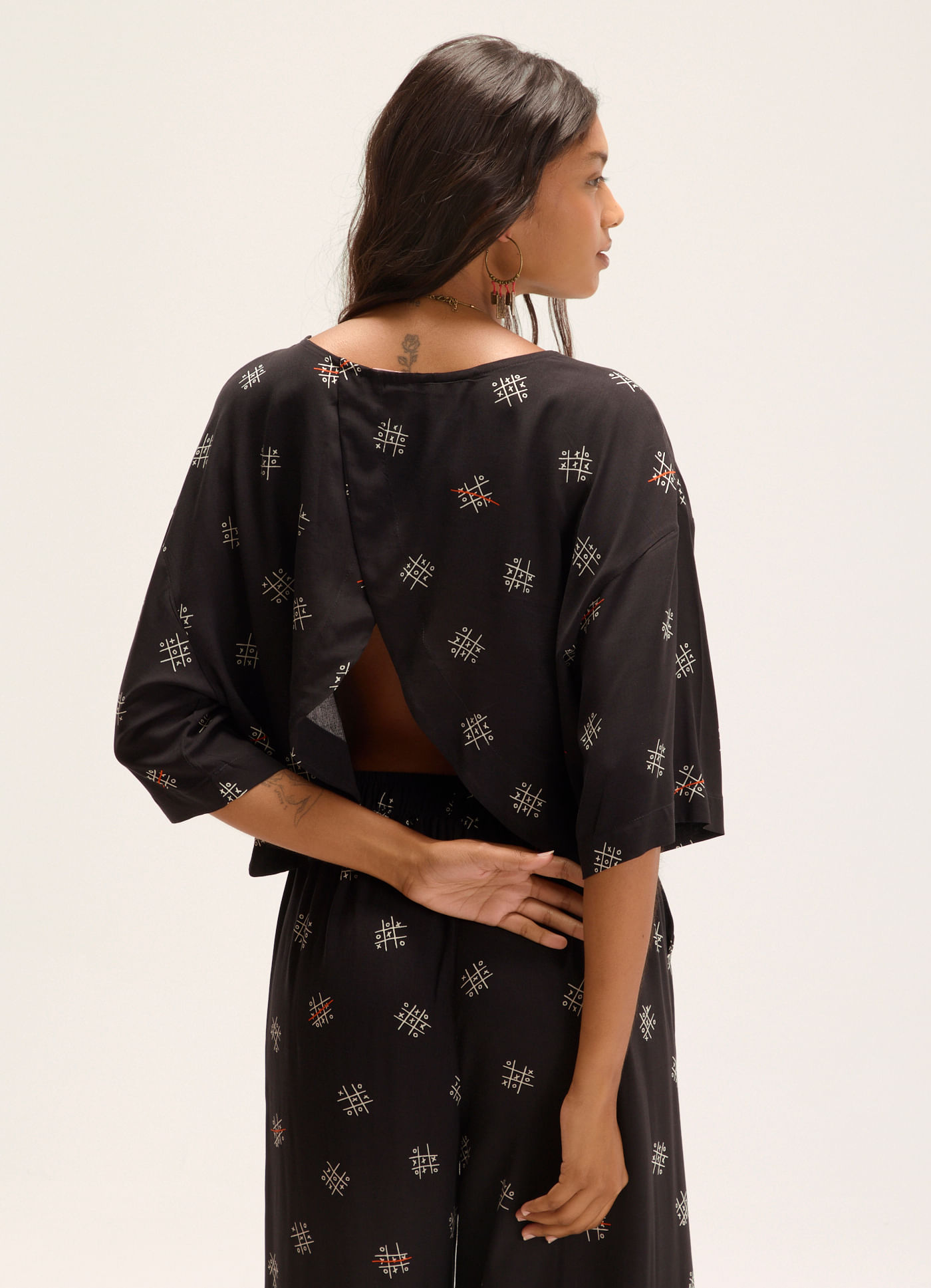 Blusa box est jogo da velha