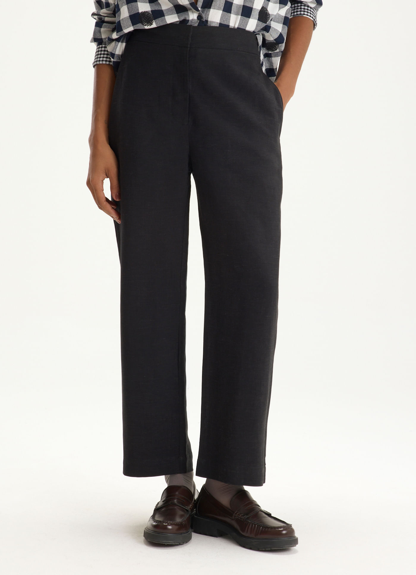 Calça linho alfaiataria movimento preto