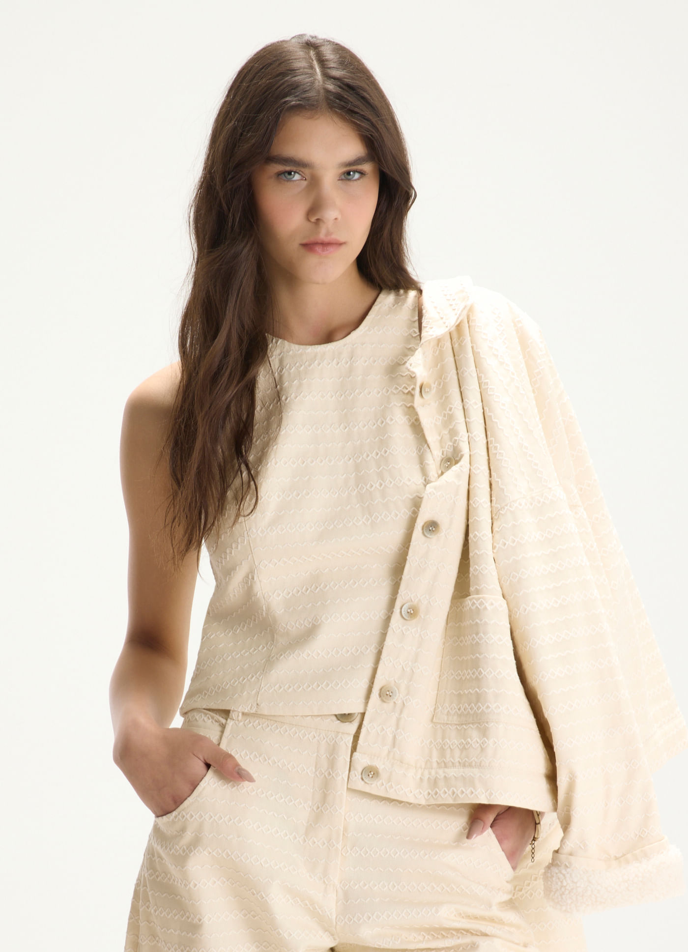 Blusa algodão bordado lúdico