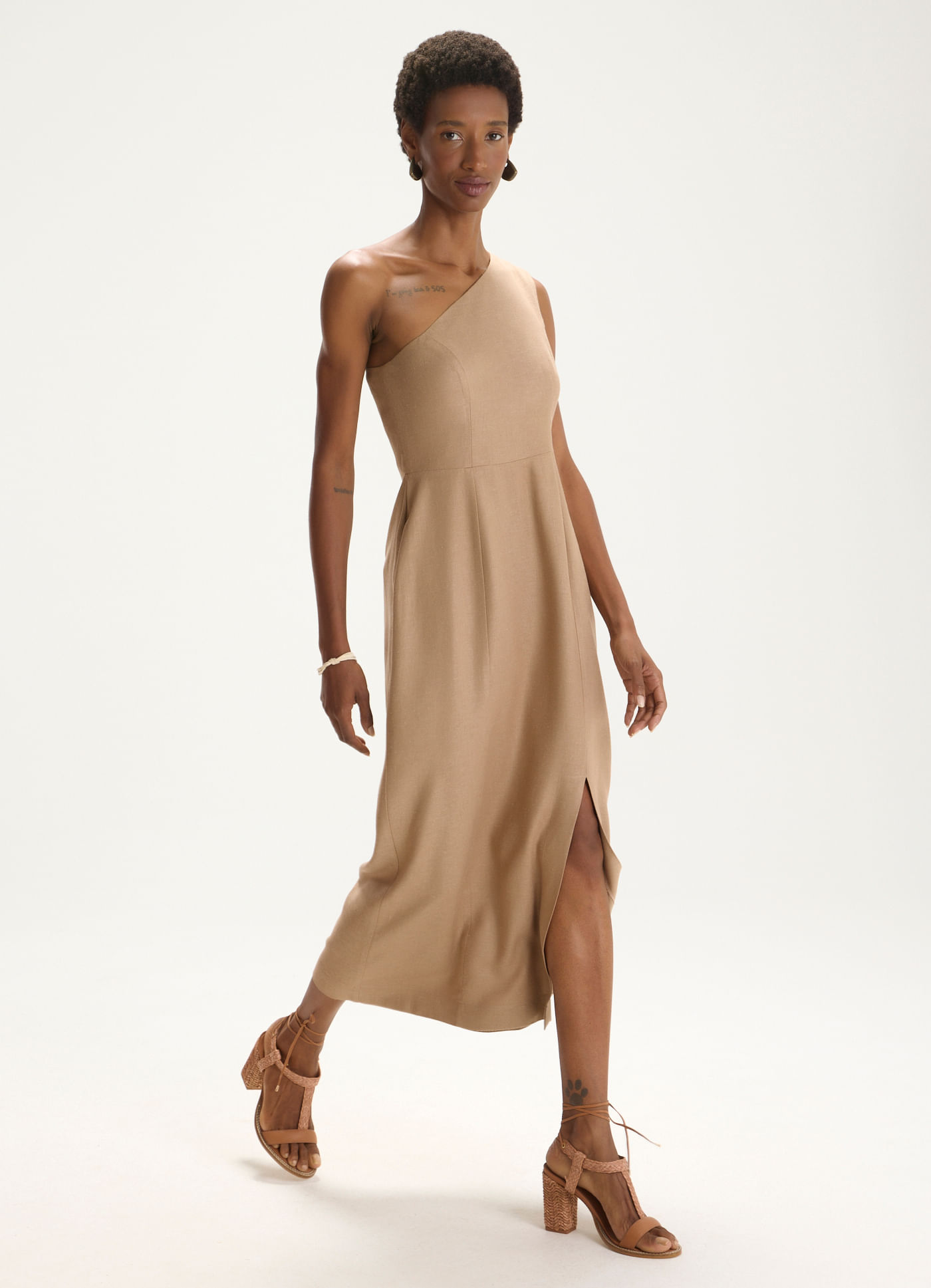 Vestido linho textura marrom