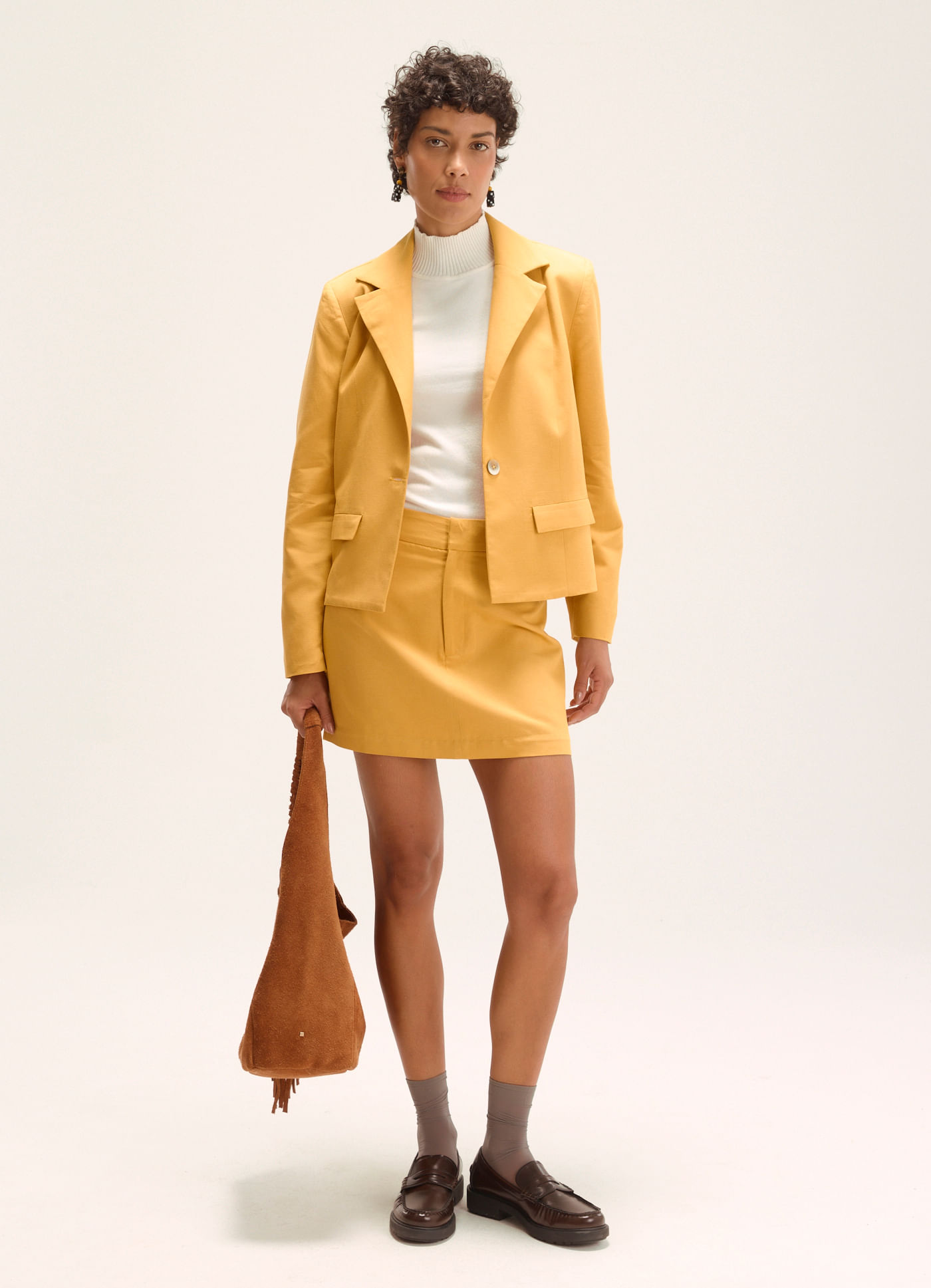 Saia mini linho alfaiataria amarelo