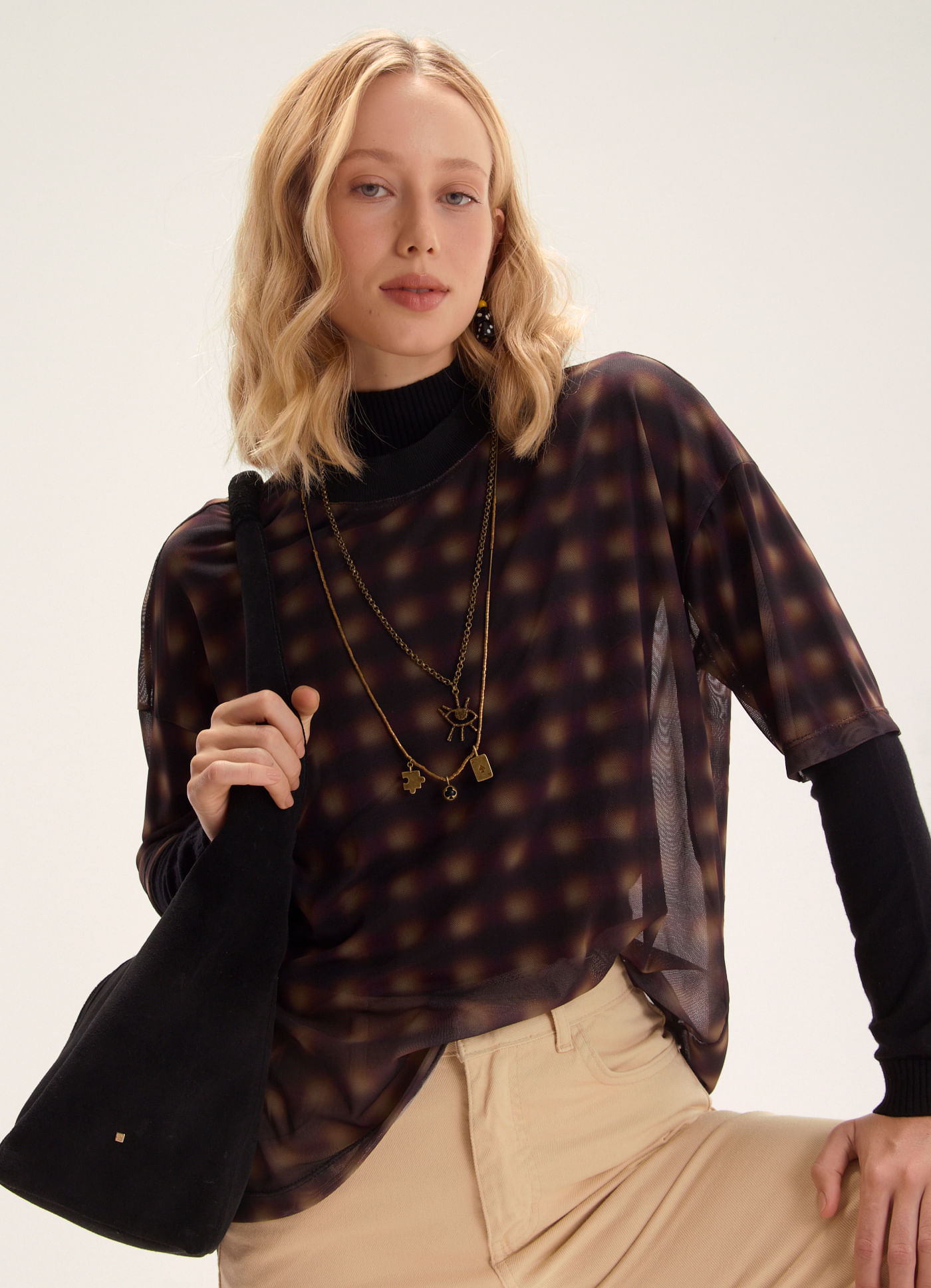 Blusa retilínea tule estampada chess