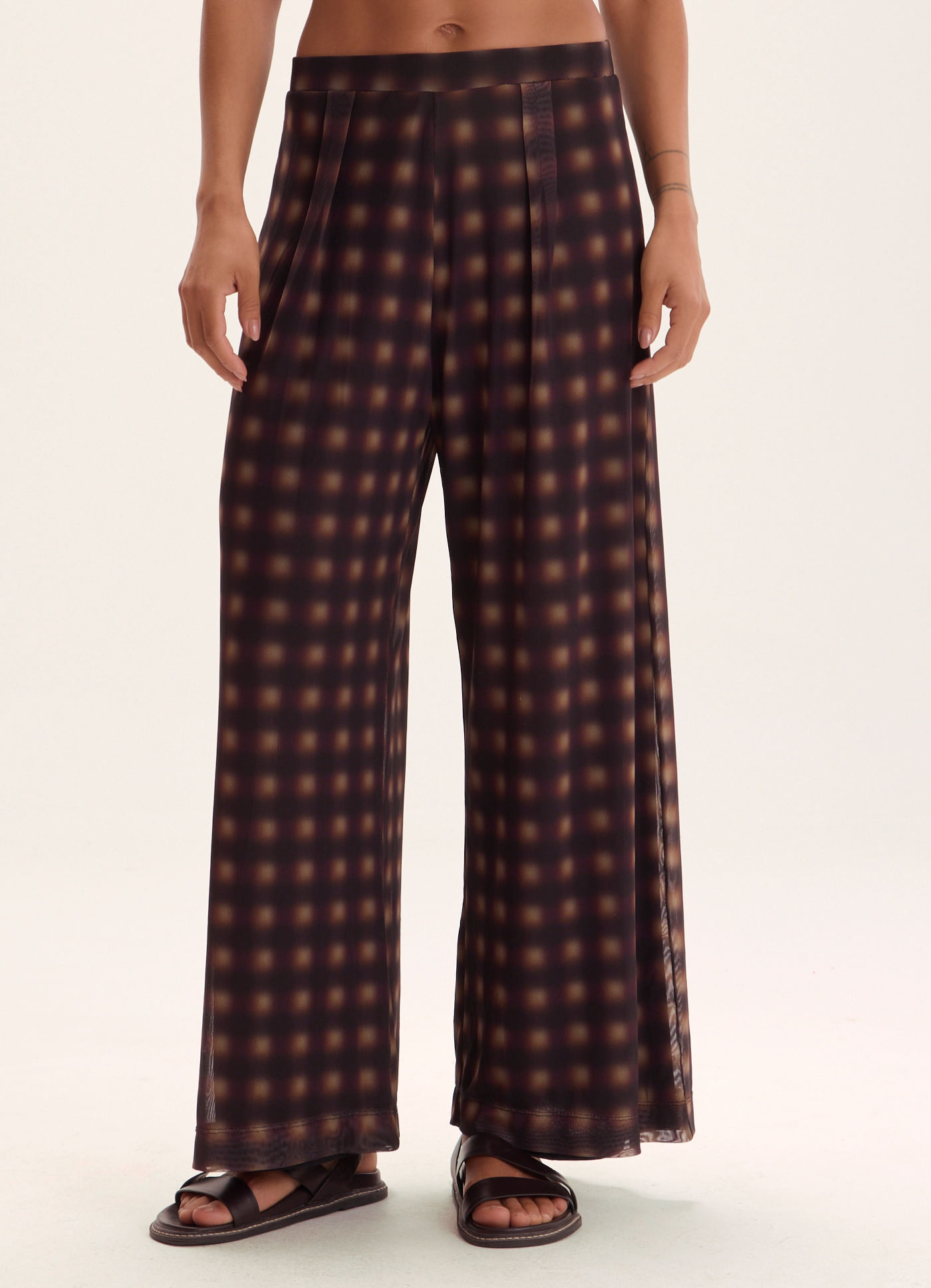 Calça pantalona tule estampada chess
