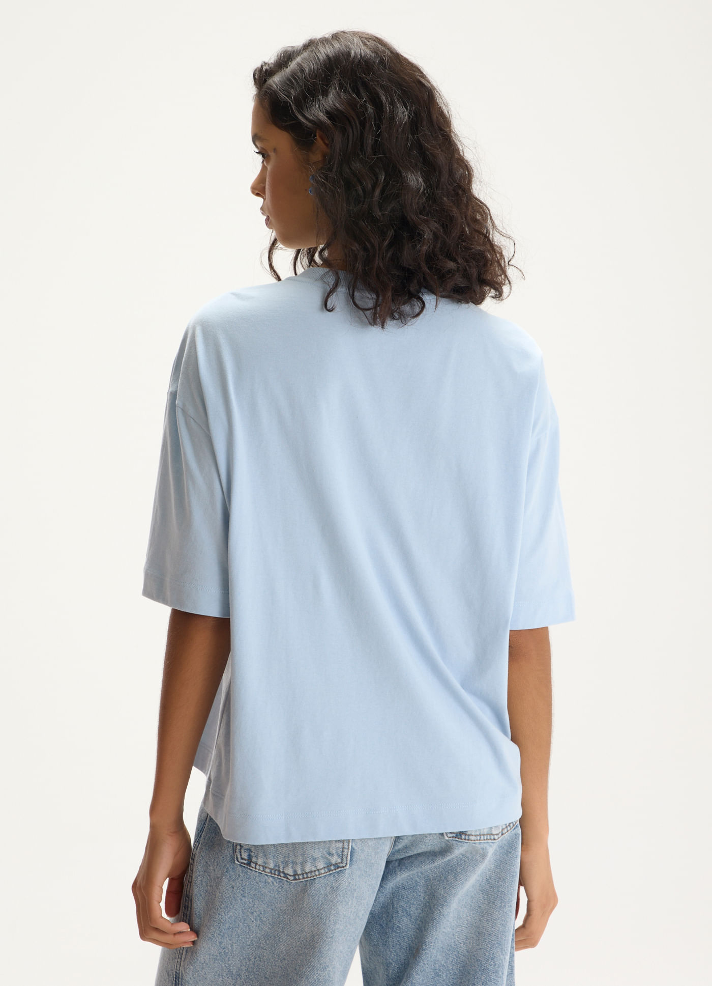 T-shirt maxi bordada amour azul claro