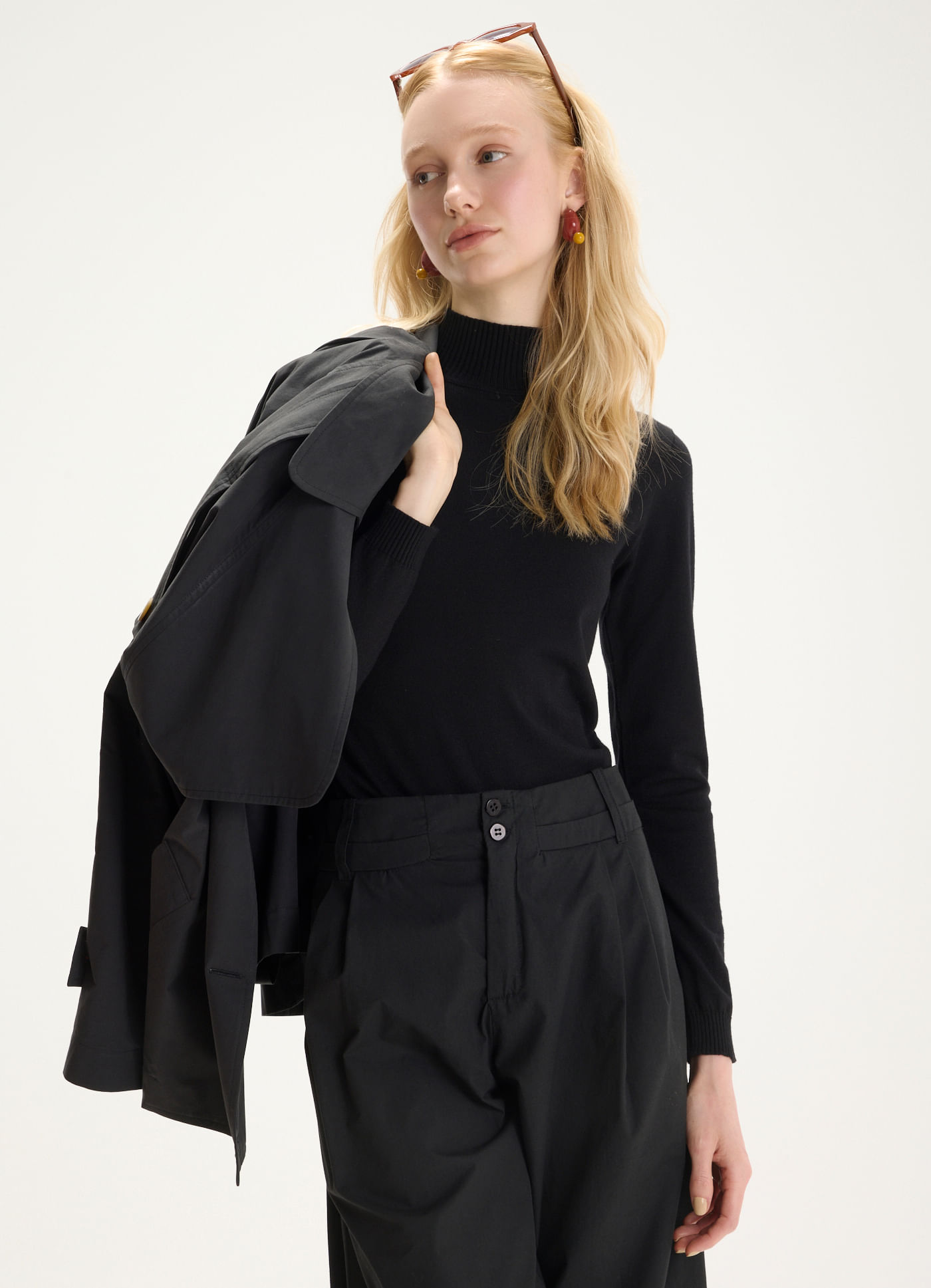 Blusa ml tricot gola alta preto