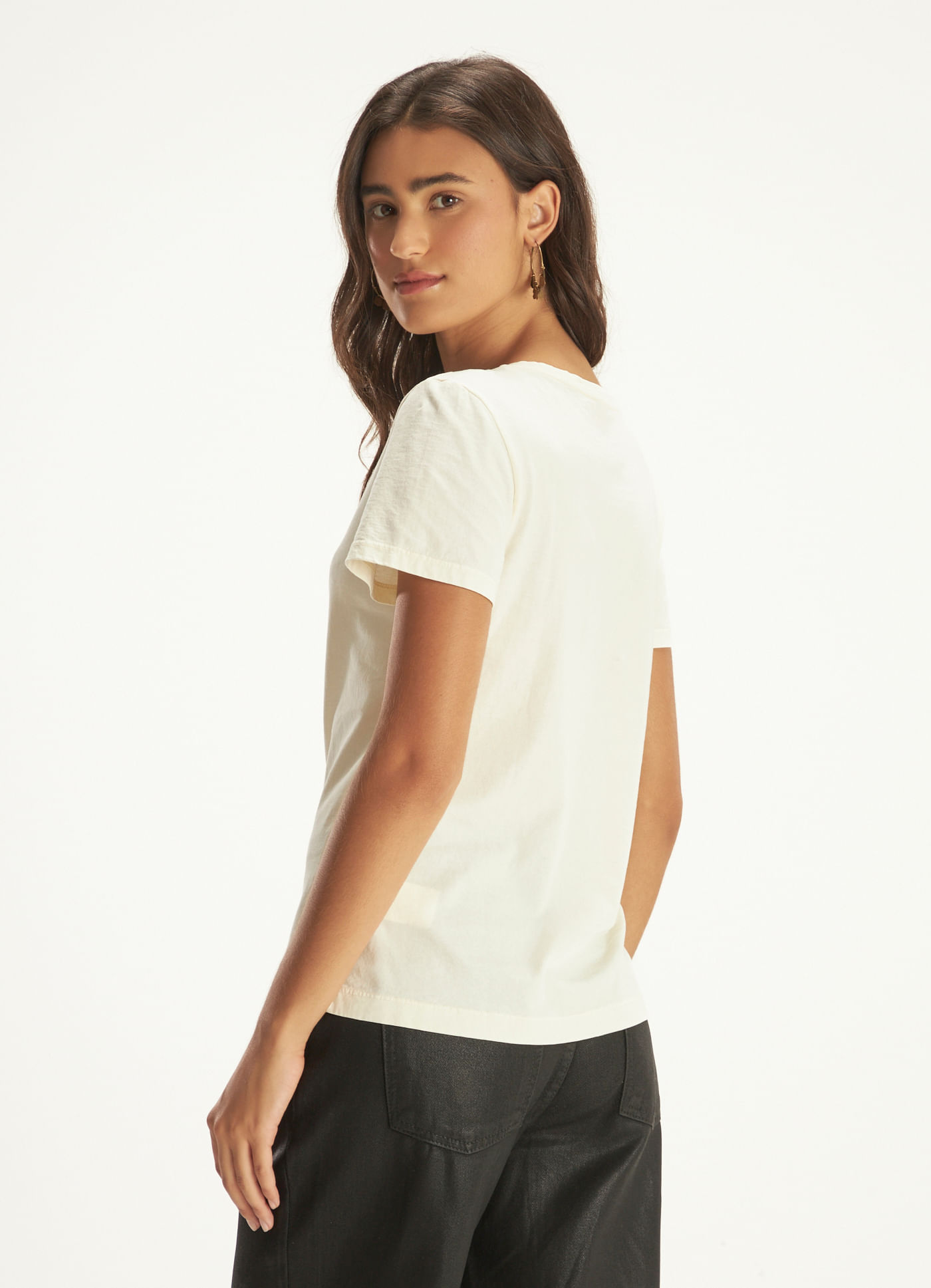 Blusa básica algodão gola v off white