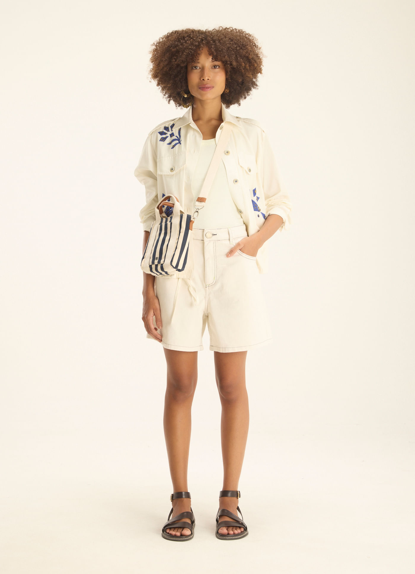 Bermuda sarja basic bege