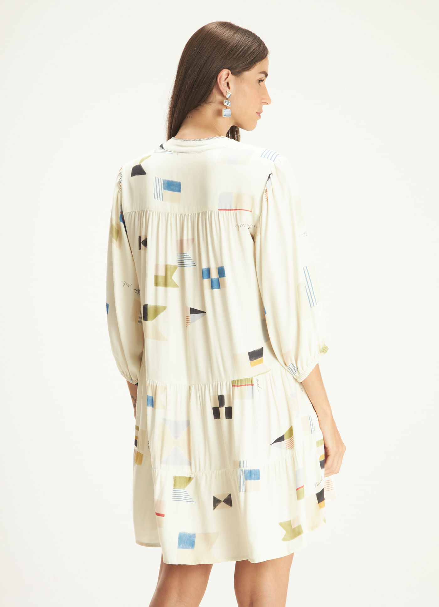 Vestido est bandeirolas