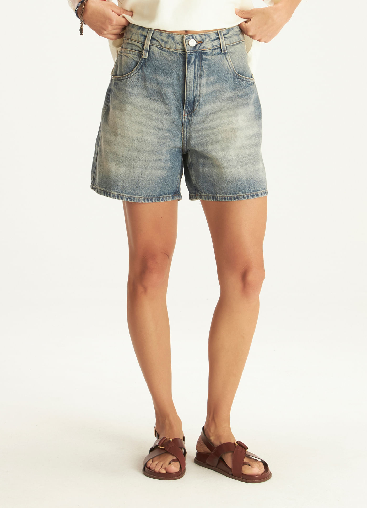 Bermuda dirty jeans