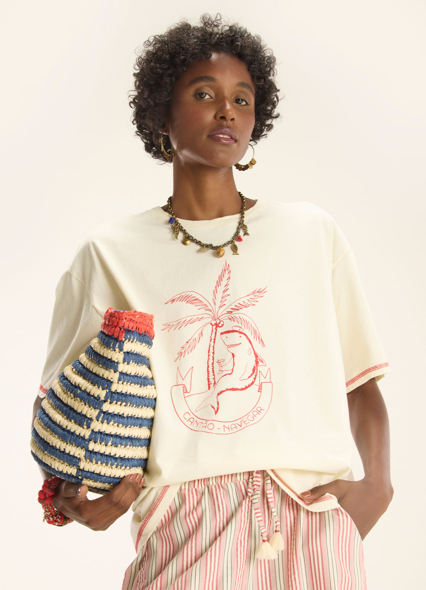 T-shirt boyfriend férias branco