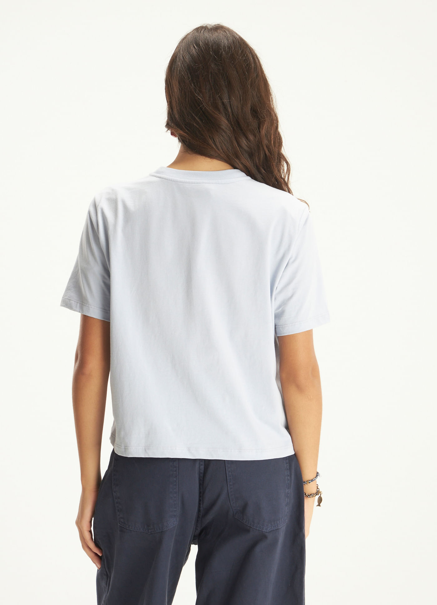 T-shirt bordada sou calmaria azul claro