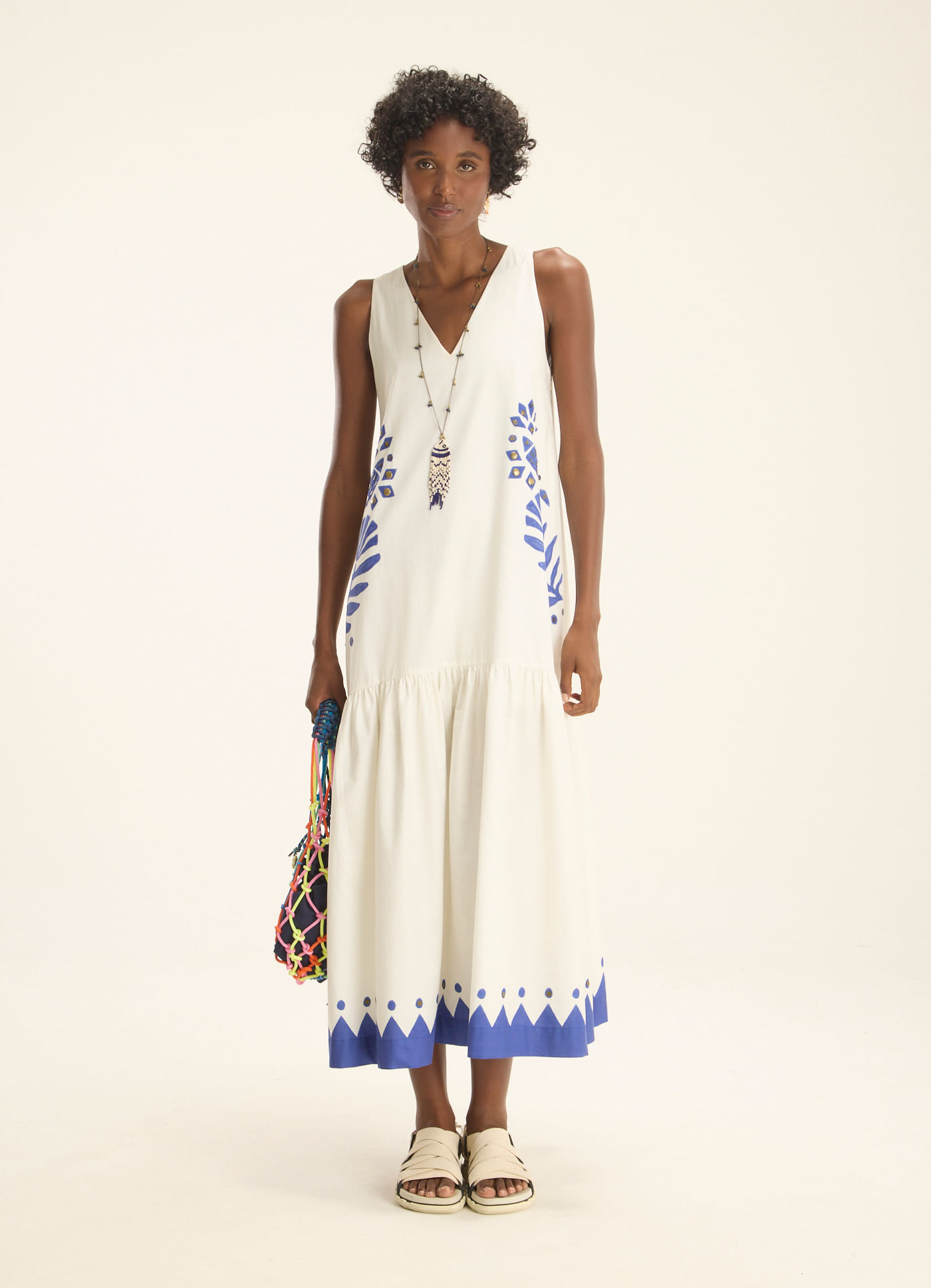 Vestido longo estampado além mar