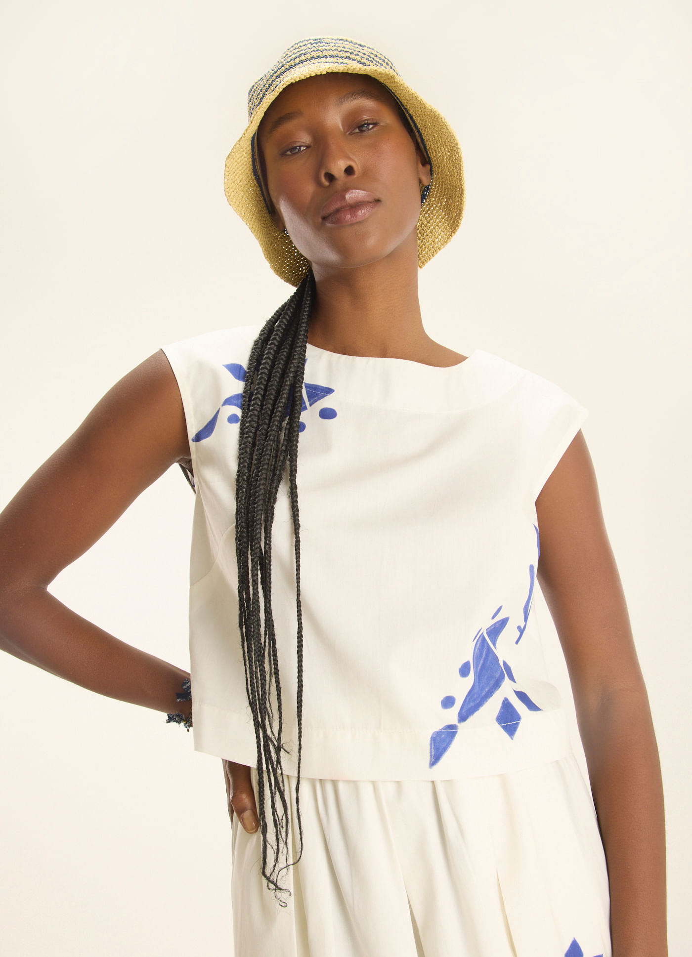 Blusa estampada além mar