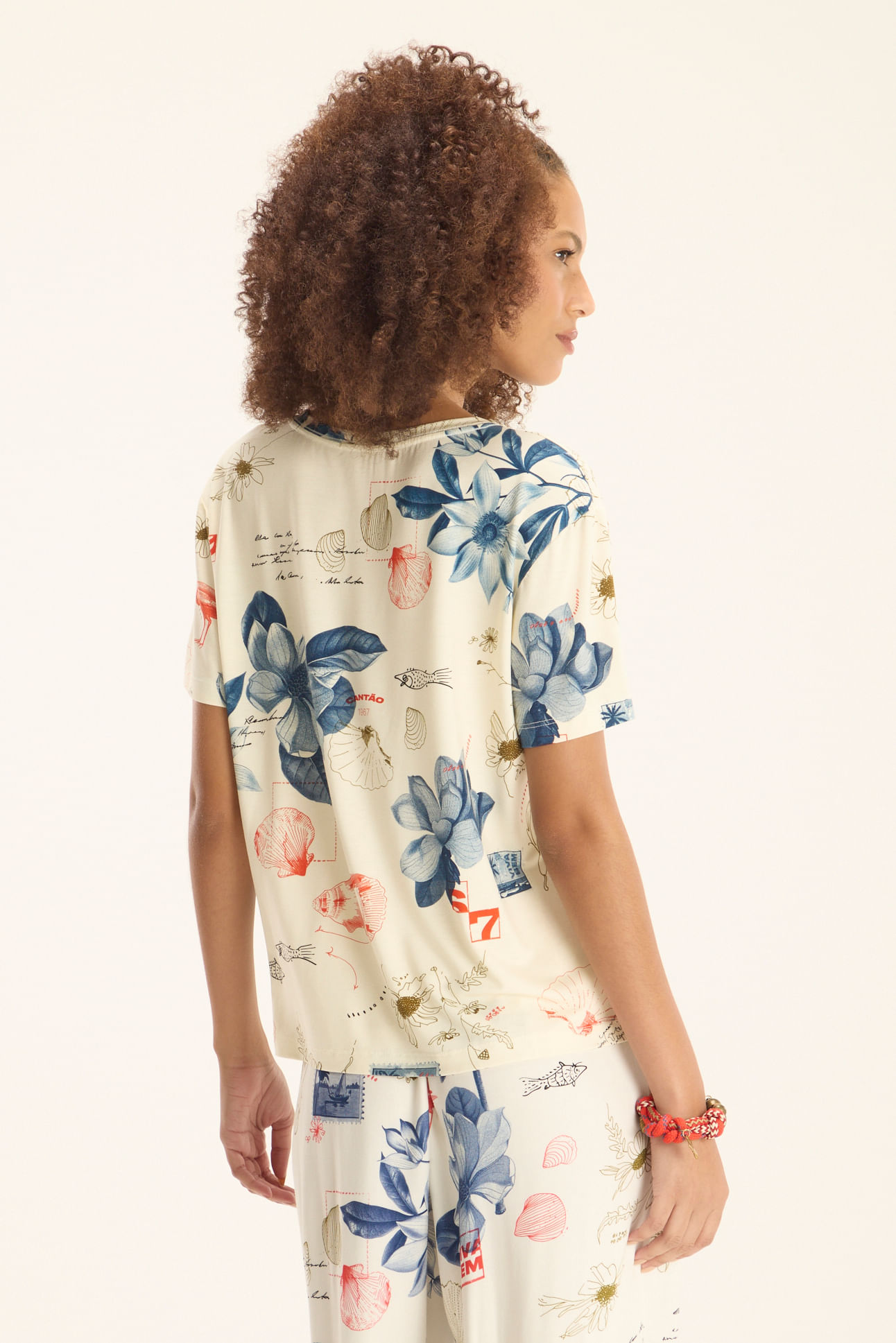 Blusa digital estampada memórias