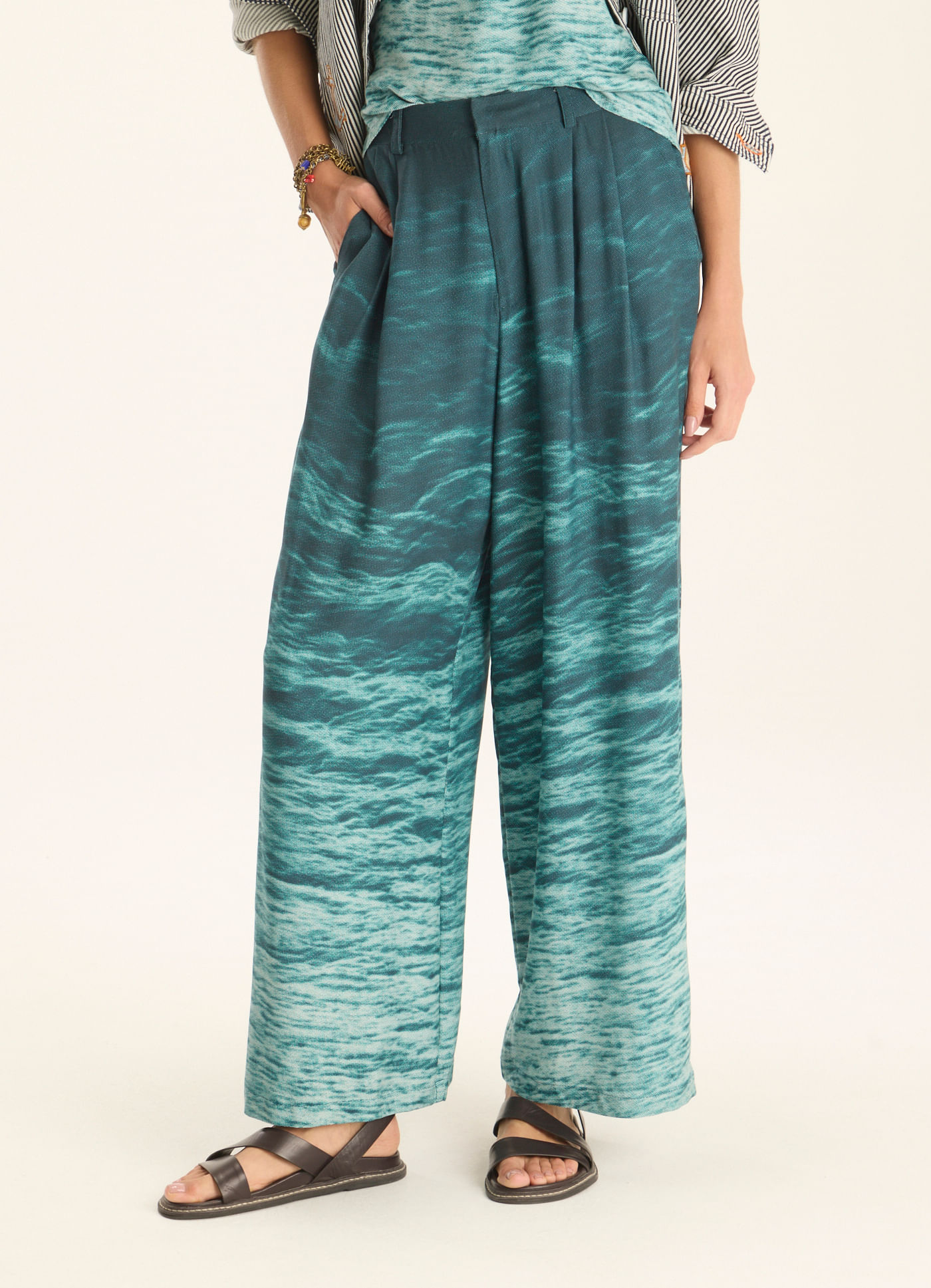 Calça estampada correnteza